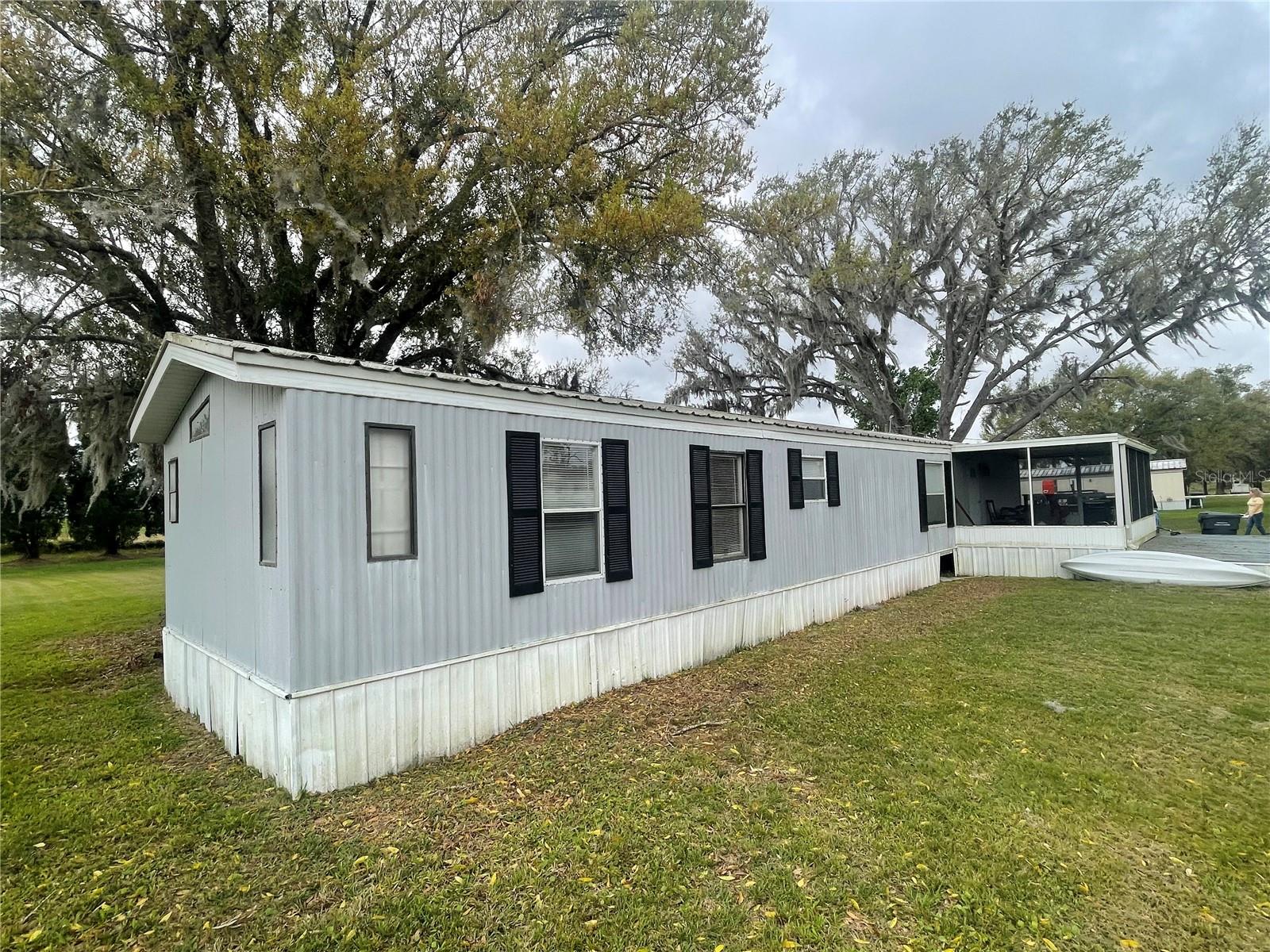 612 GROVE DR