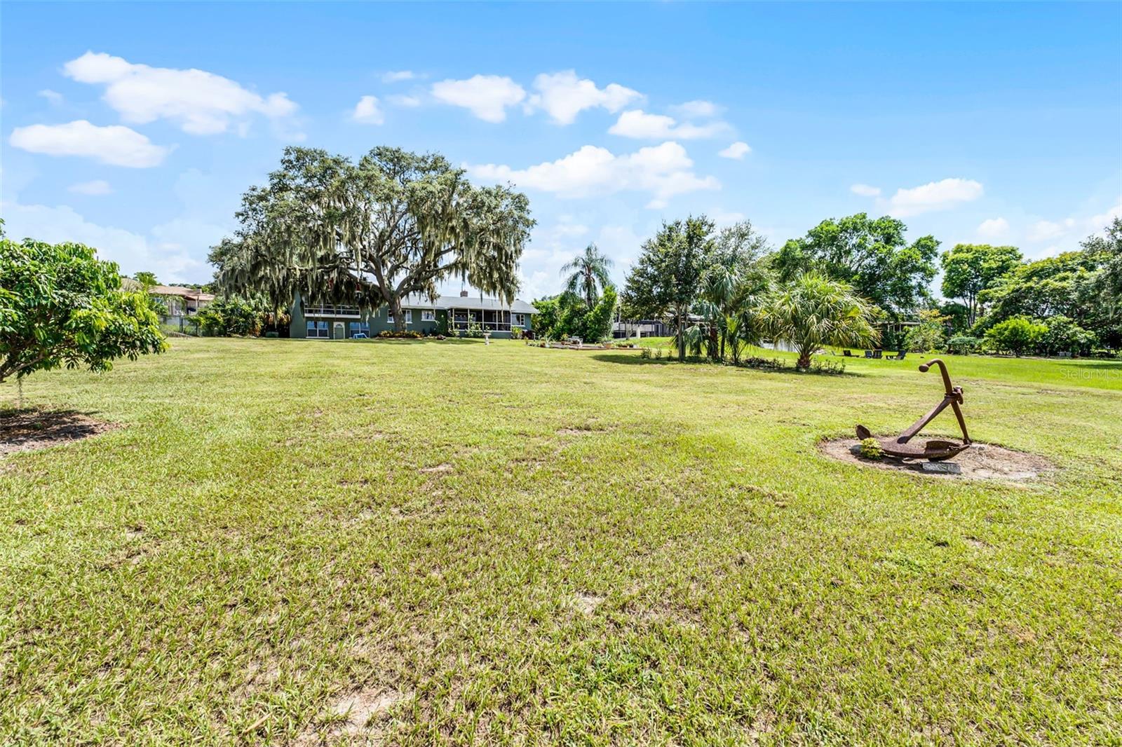 1041 SUNSET DR