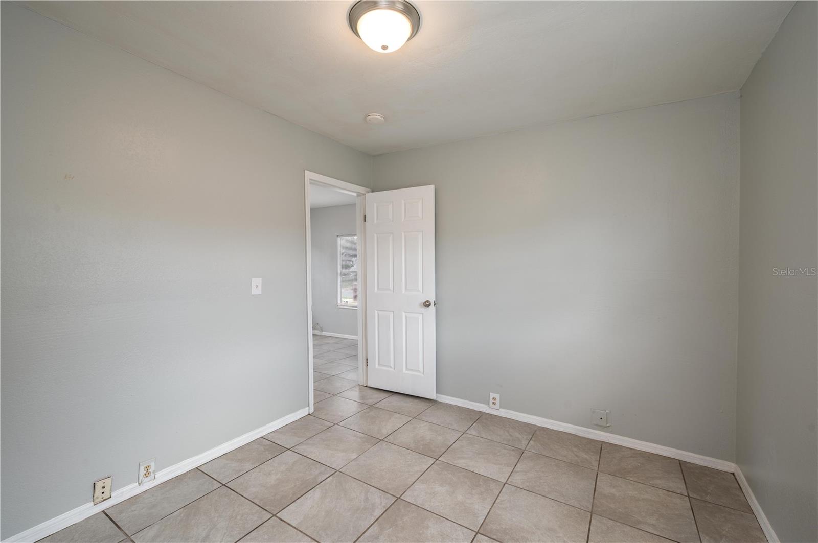 520 W JACKSON AVE