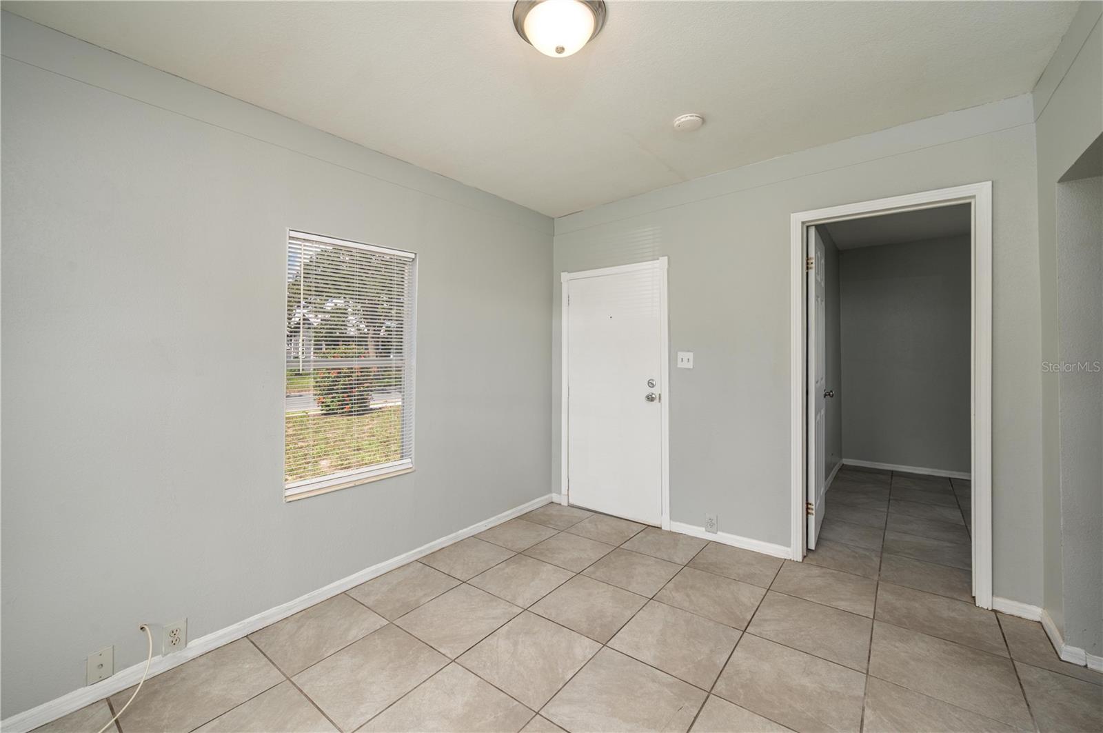 520 W JACKSON AVE