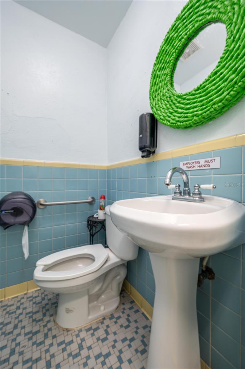 114 W CENTRAL AVE