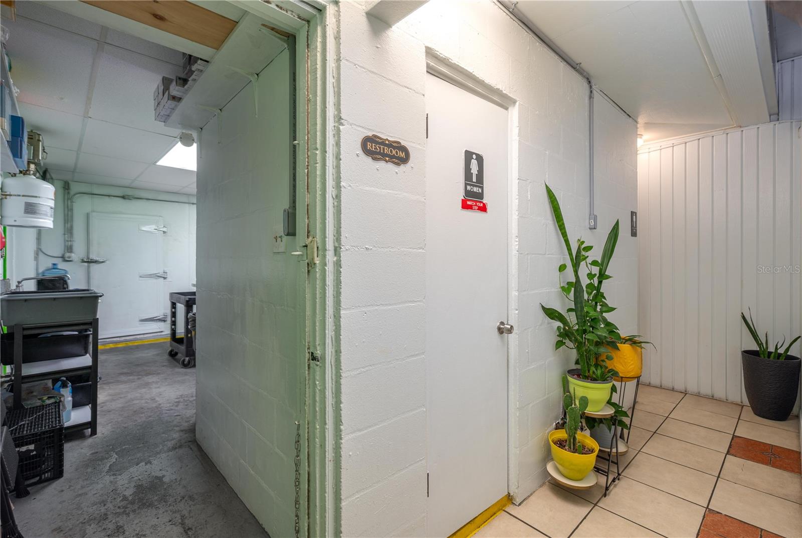 114 W CENTRAL AVE