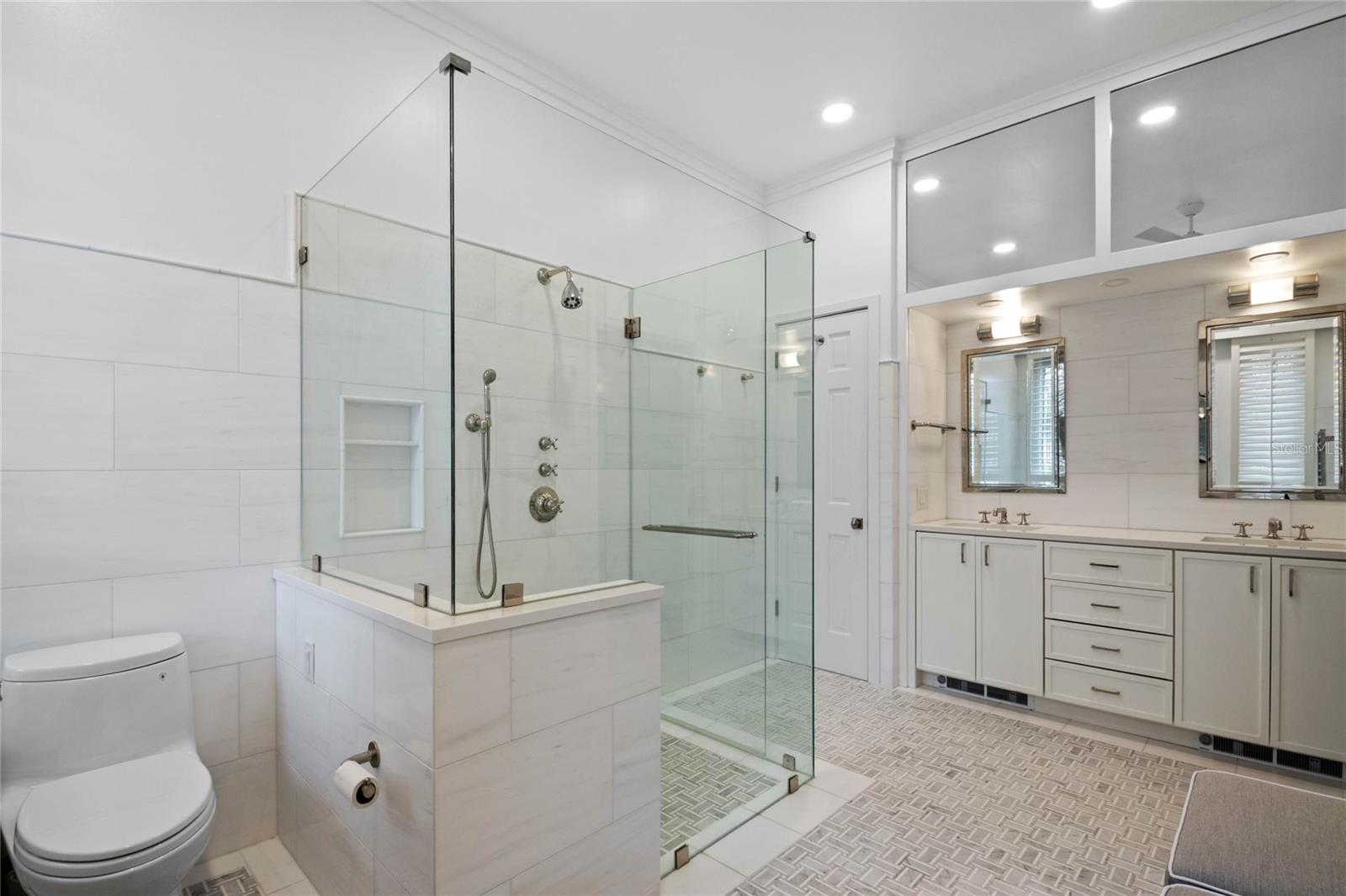 2300 N SCENIC HWY #37