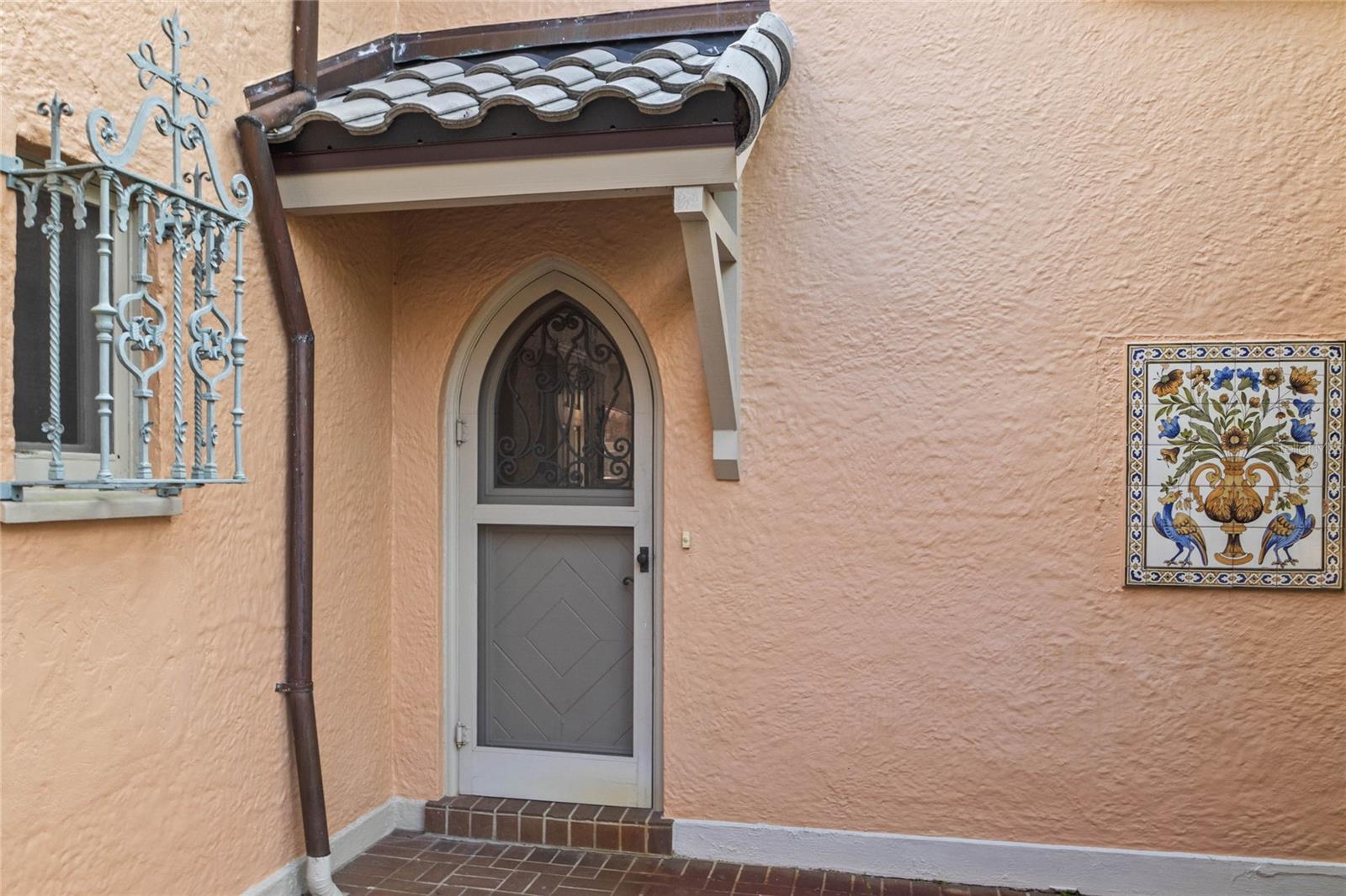 2300 N SCENIC HWY #37