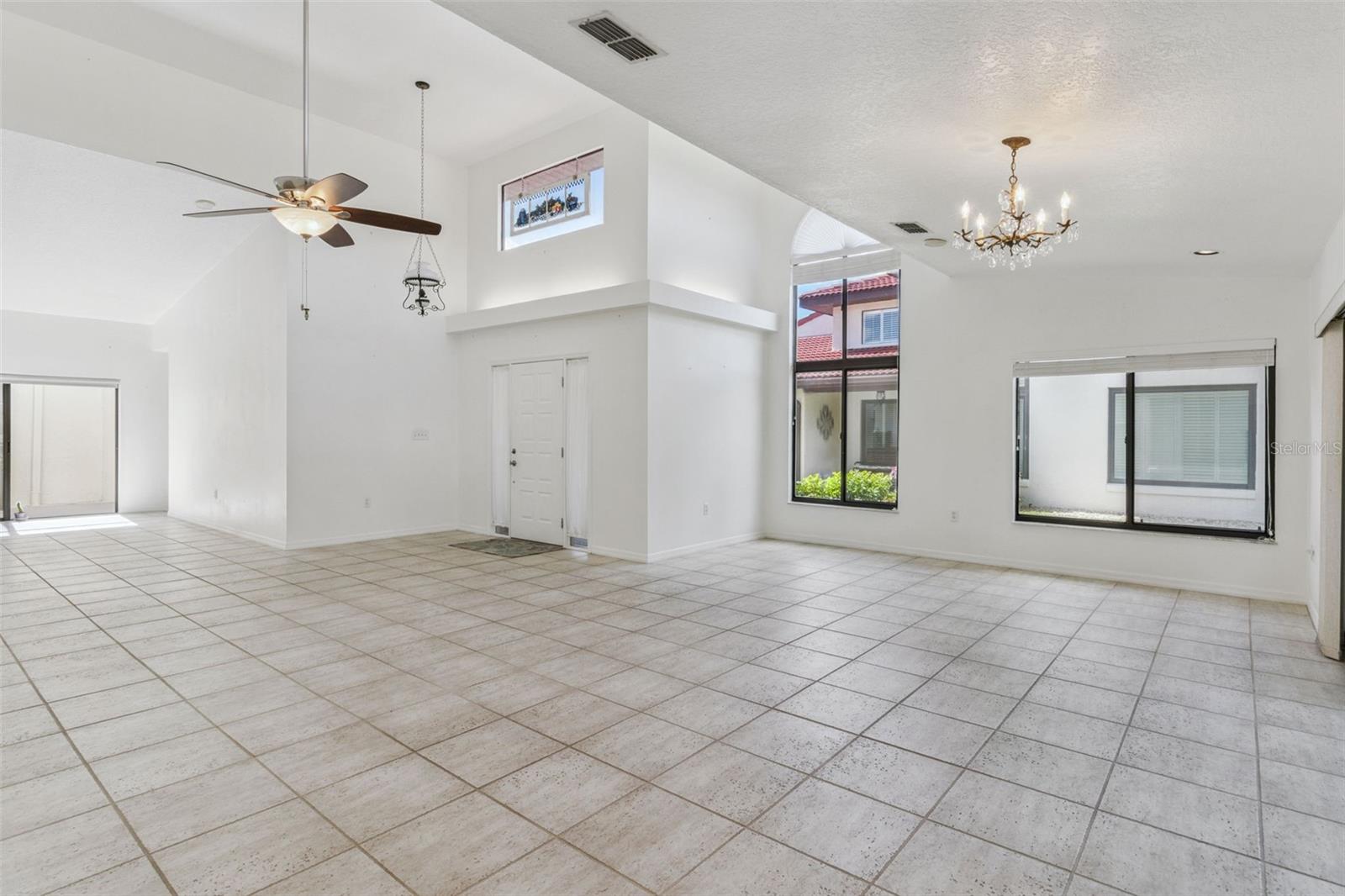 2697 CLUBHOUSE DR