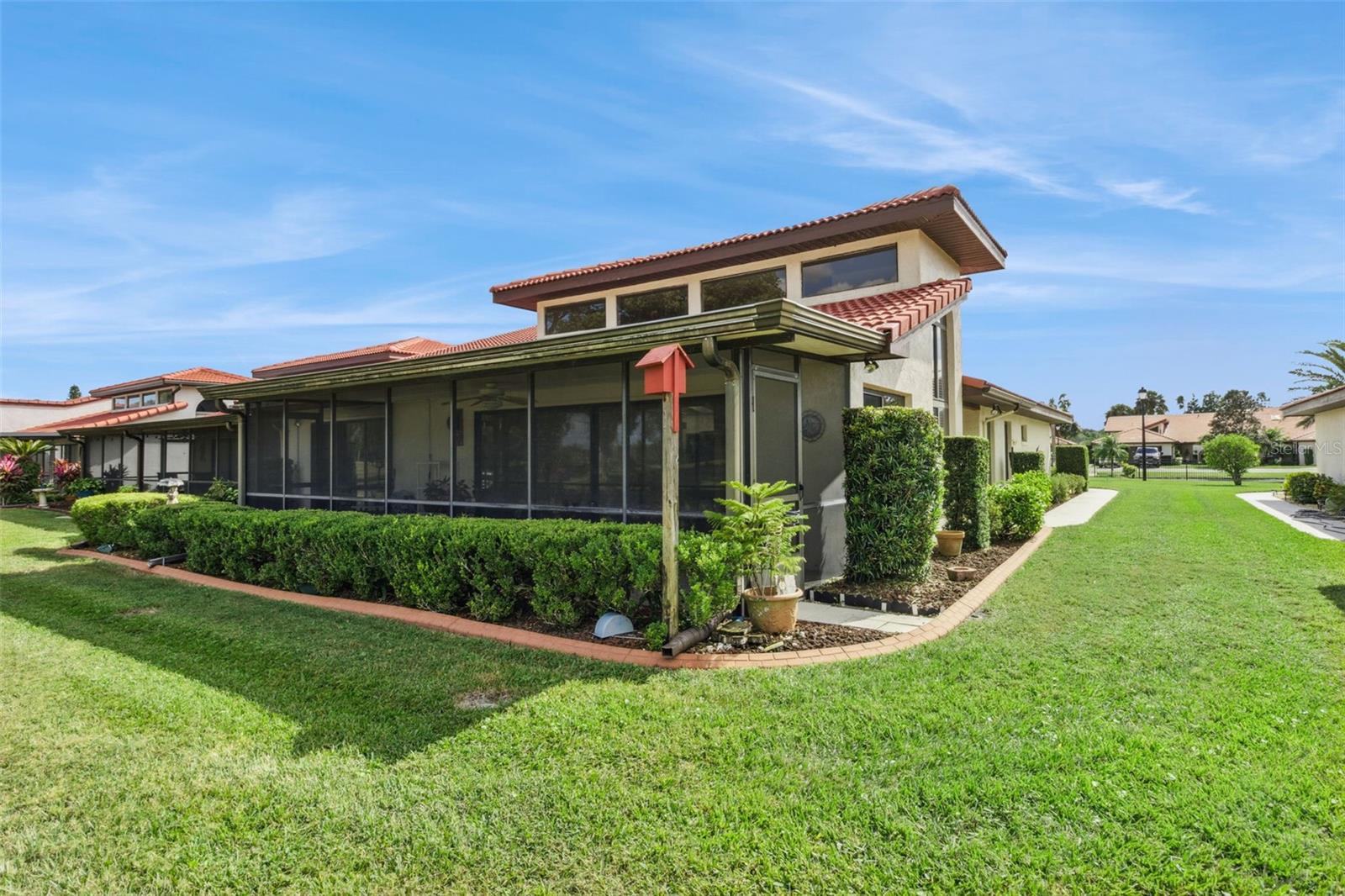 2697 CLUBHOUSE DR