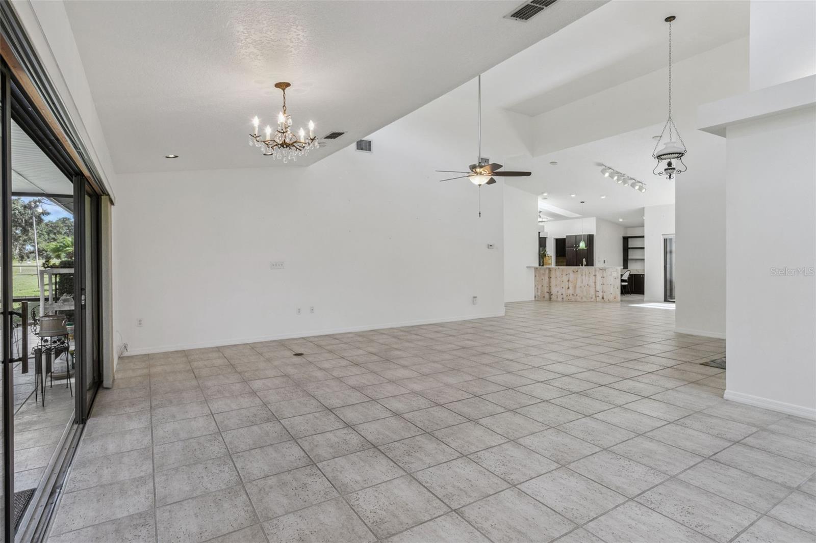 2697 CLUBHOUSE DR