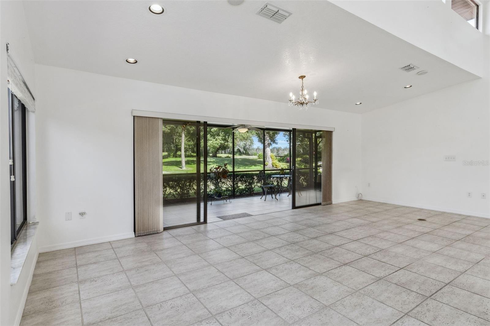 2697 CLUBHOUSE DR