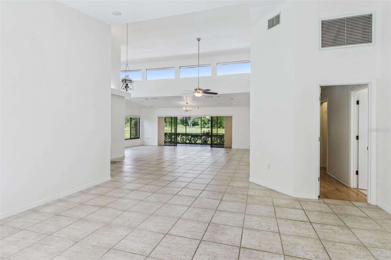 2697 CLUBHOUSE DR