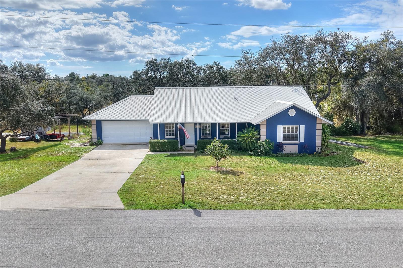 36 FAIRWAY DR