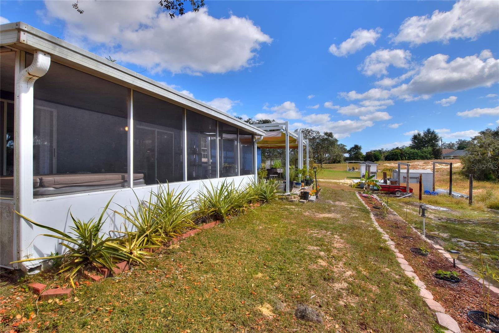 36 FAIRWAY DR