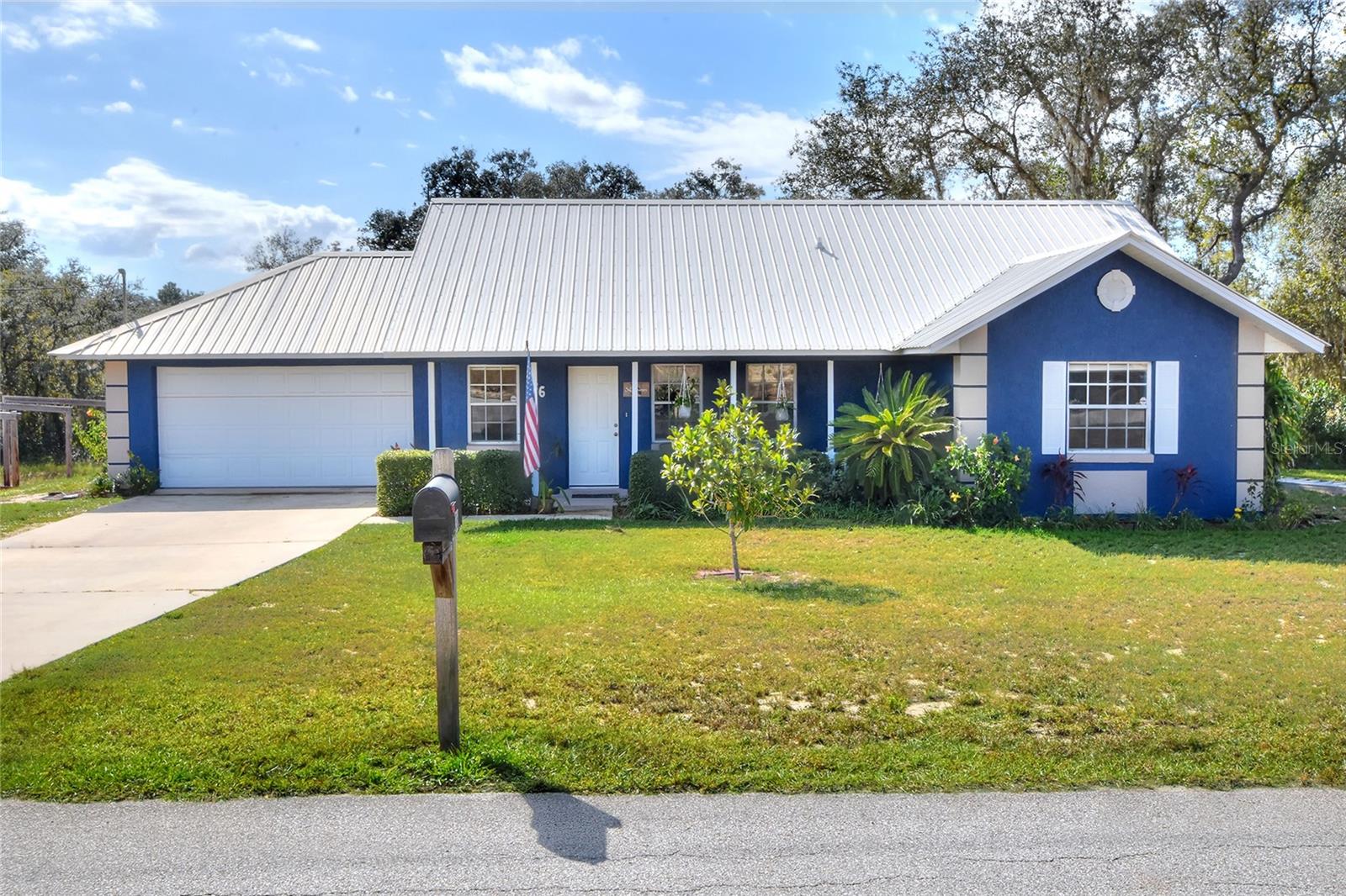 36 FAIRWAY DR