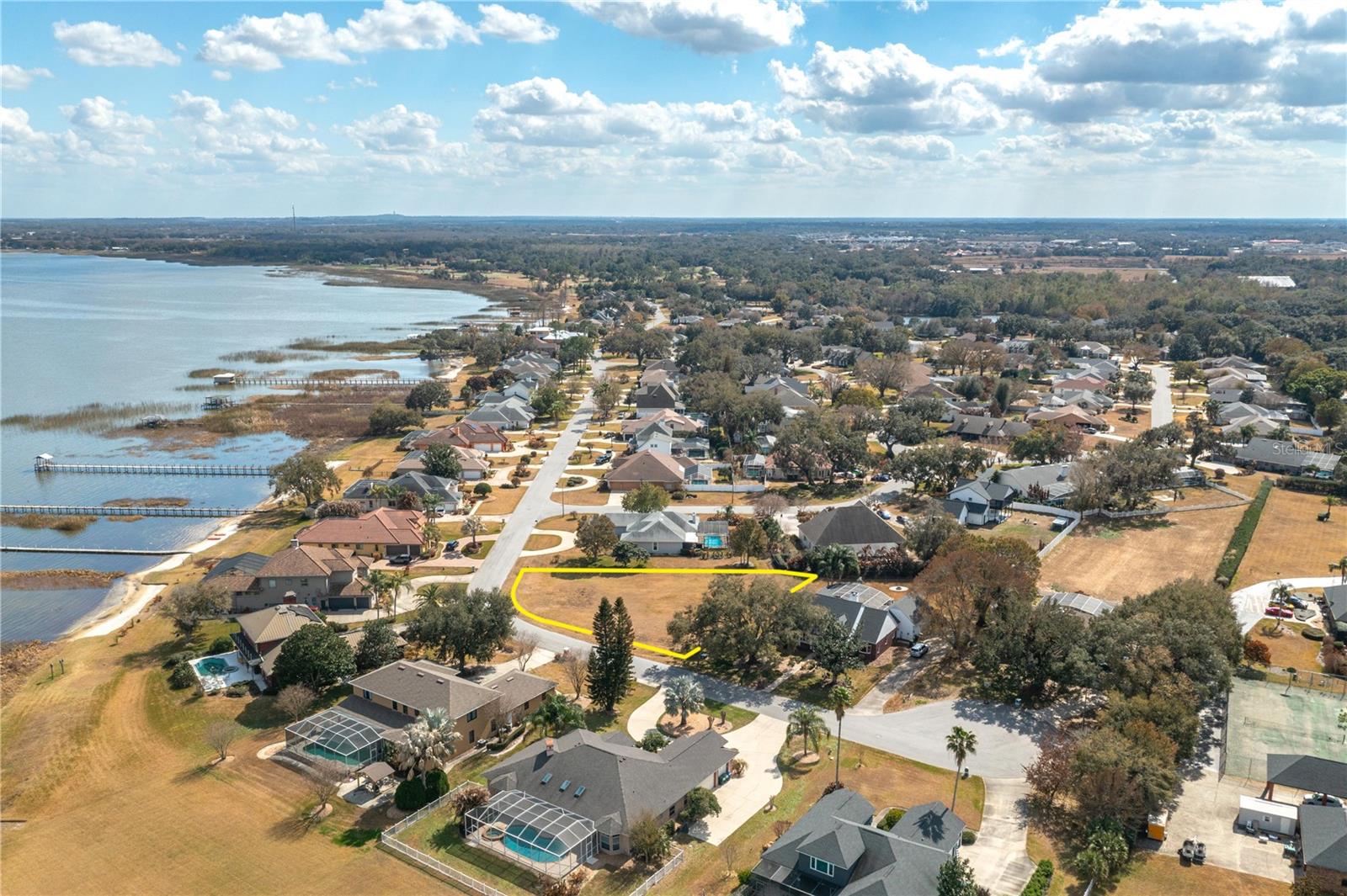 332 HAMILTON SHORE DR