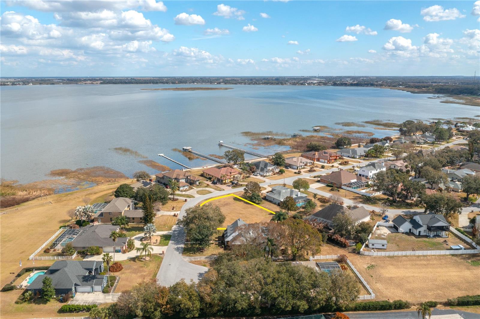 332 HAMILTON SHORE DR