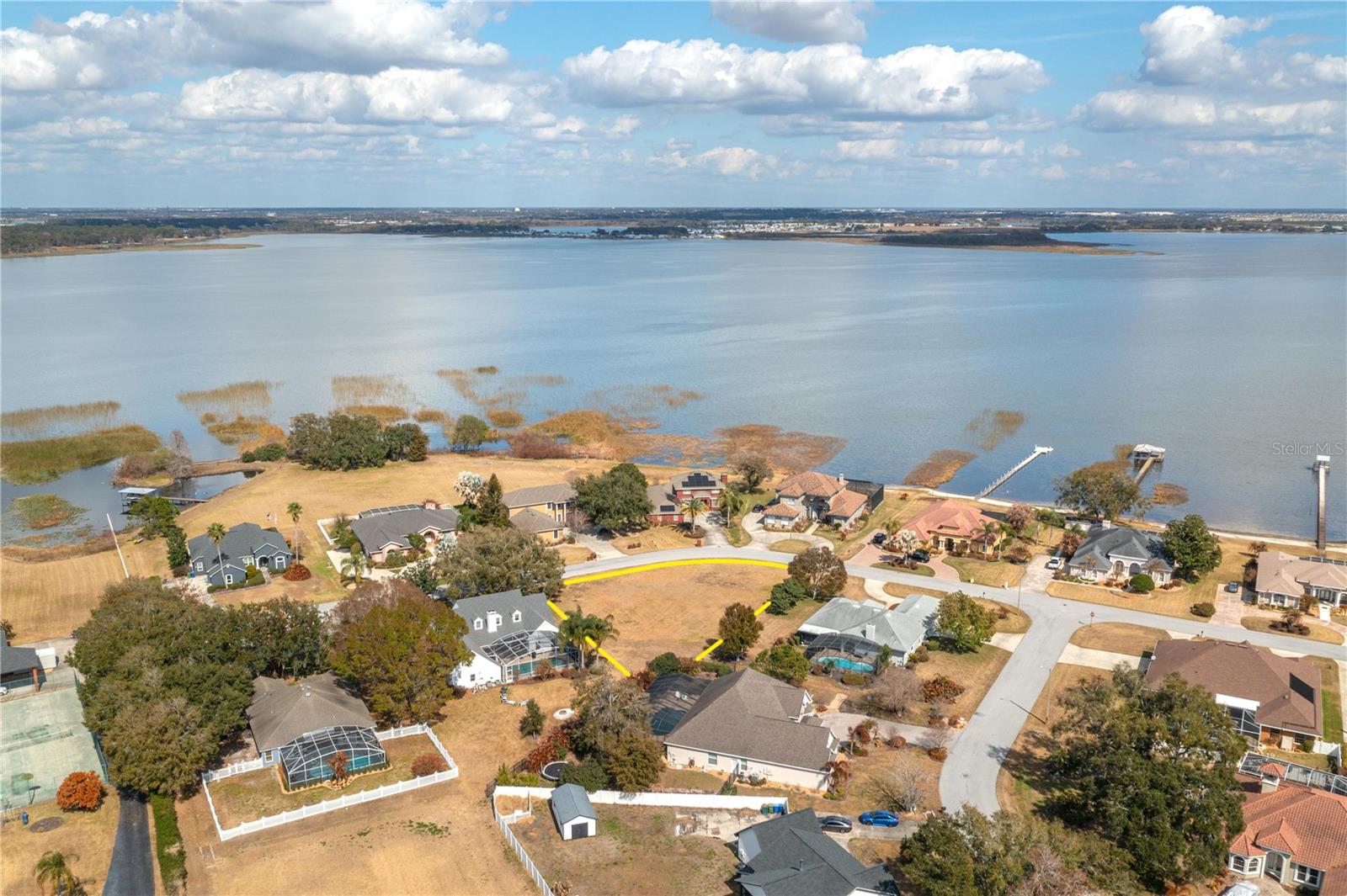 332 HAMILTON SHORE DR