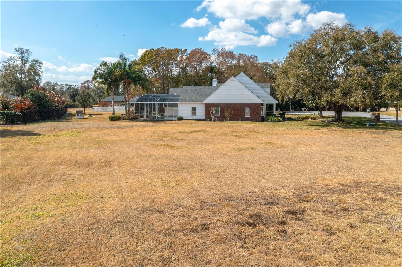 332 HAMILTON SHORE DR