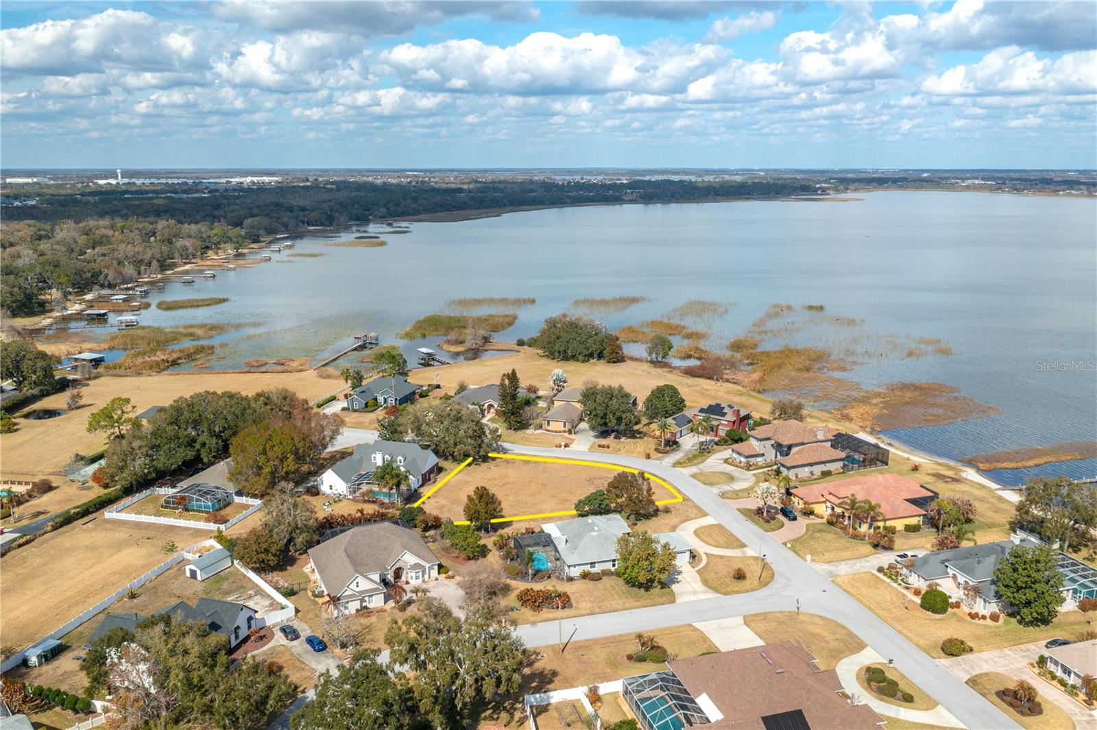 332 HAMILTON SHORE DR