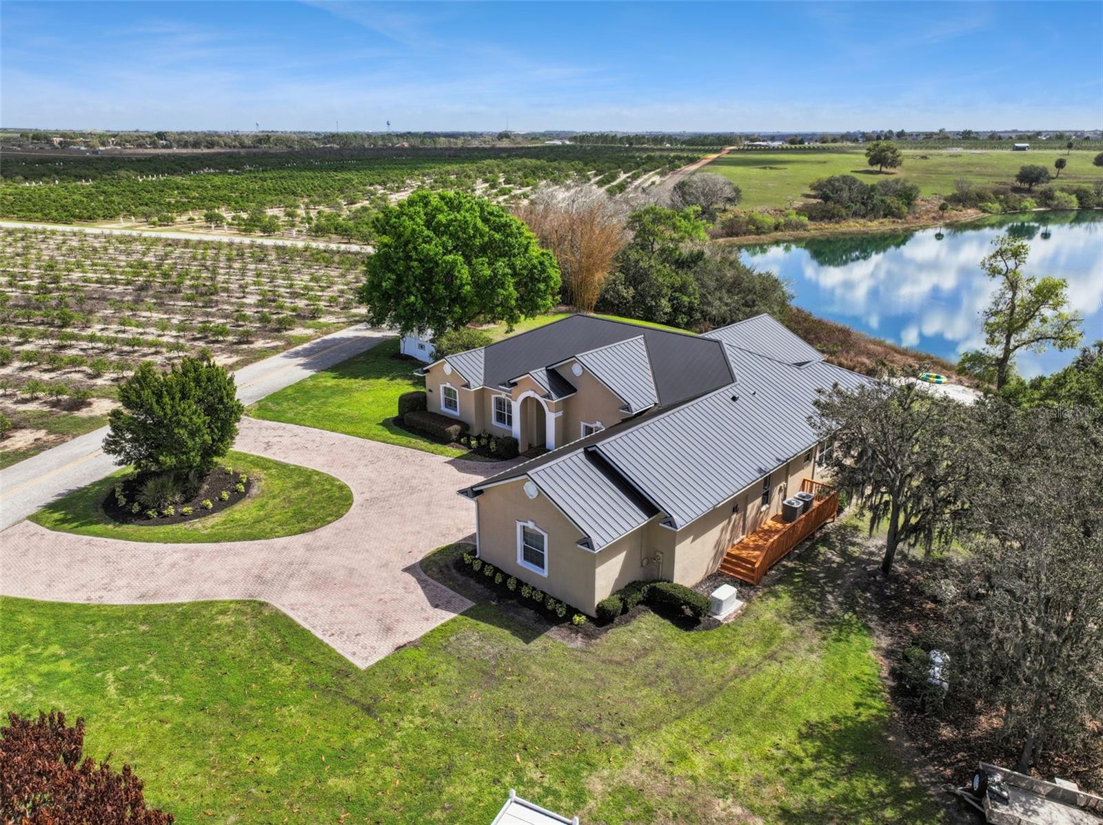 3231 HARBOR BEACH DR