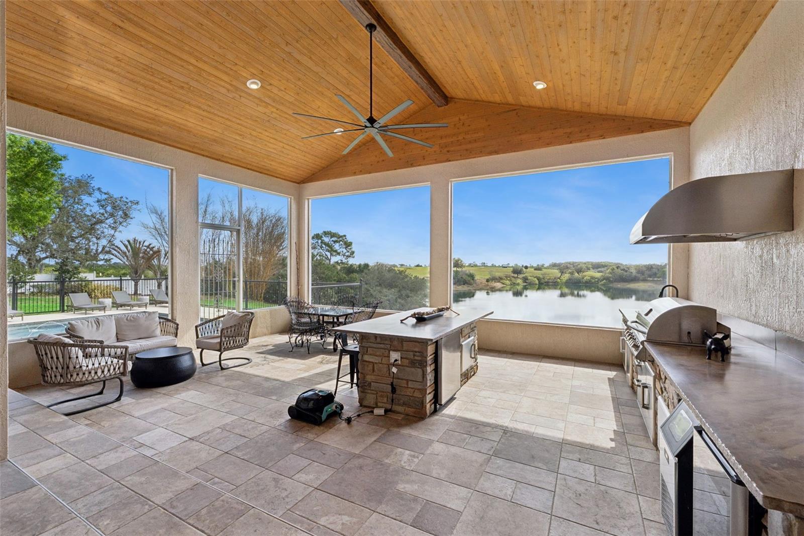 3231 HARBOR BEACH DR