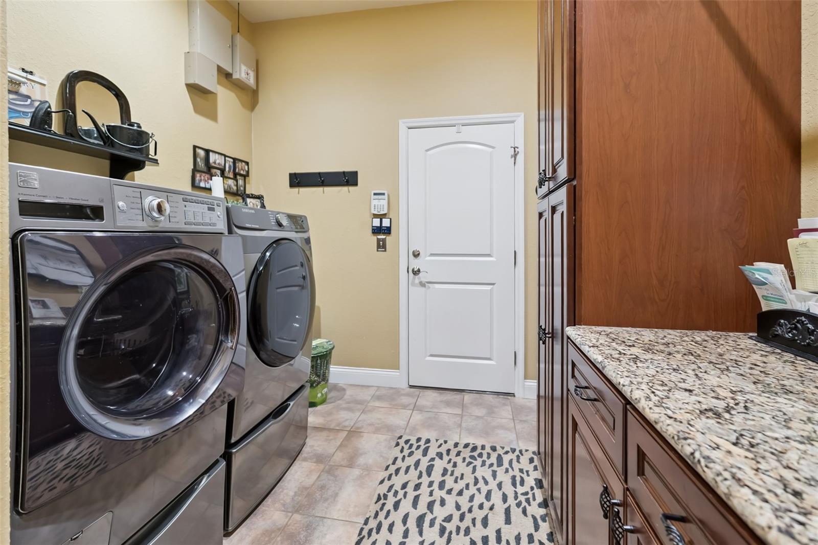 3231 HARBOR BEACH DR