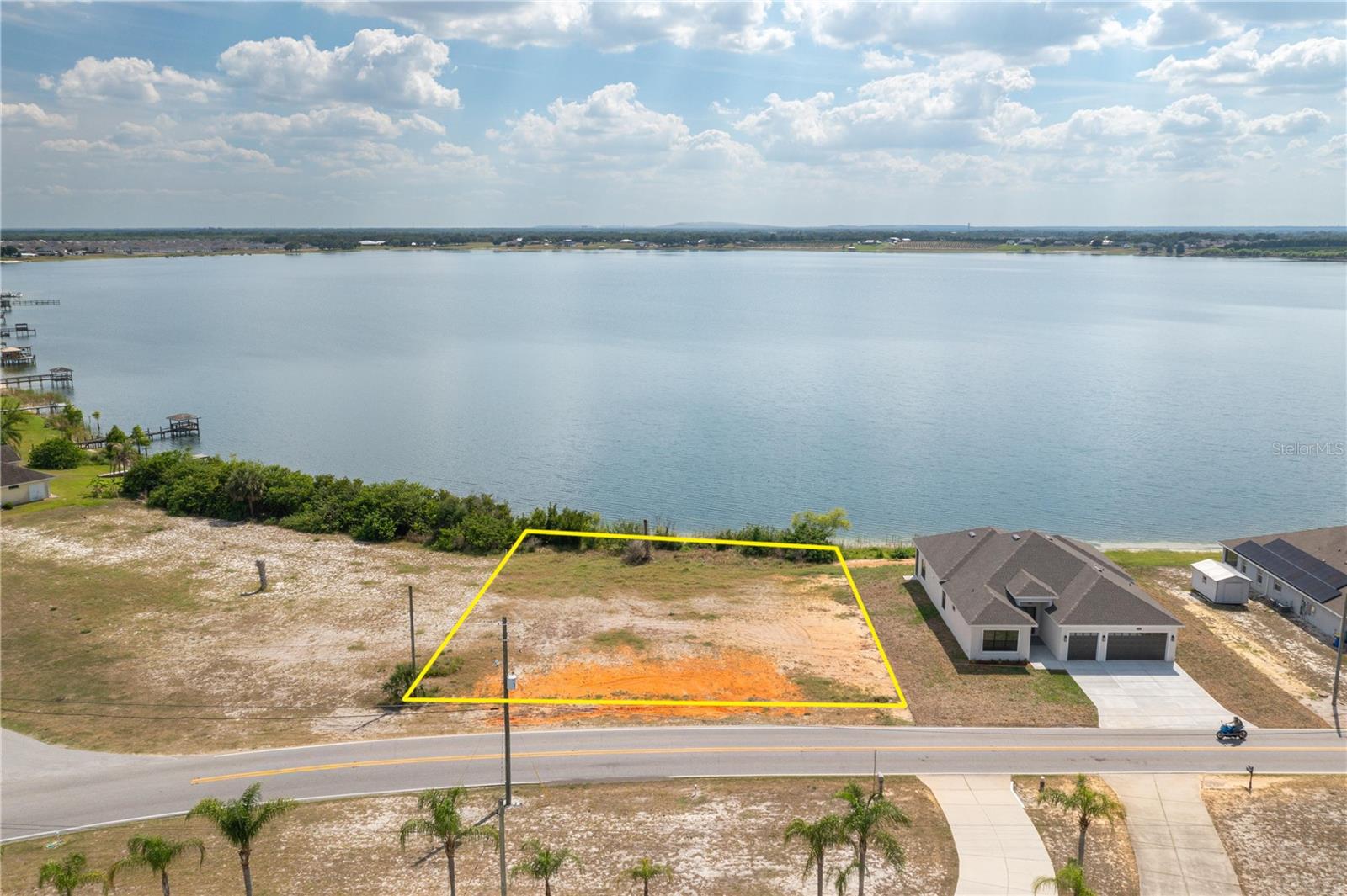 842 EAGLE LAKE LOOP RD