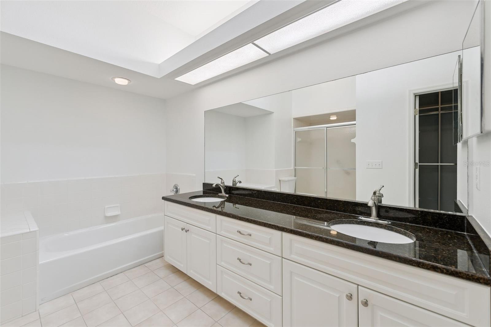 10 ENCLAVE DR