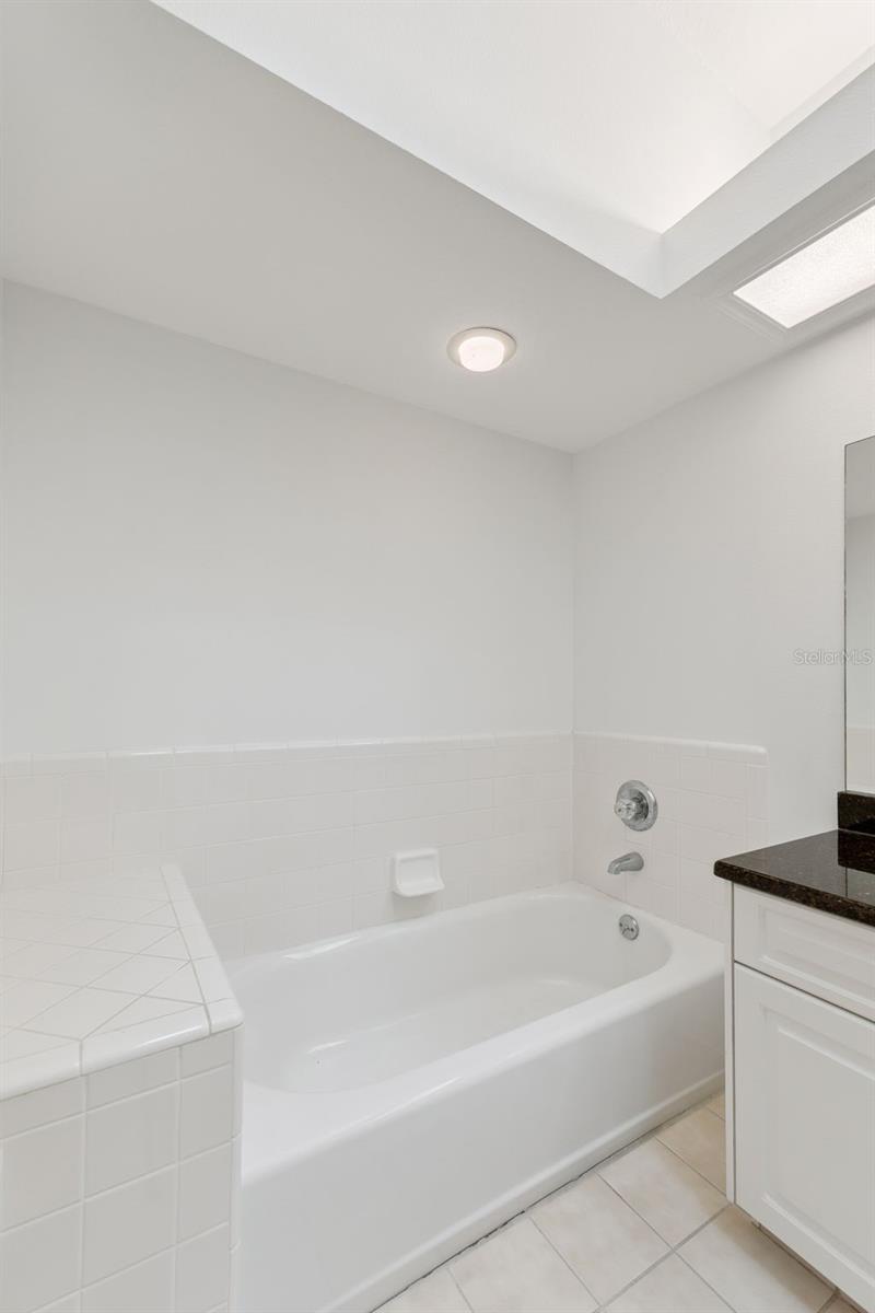 10 ENCLAVE DR