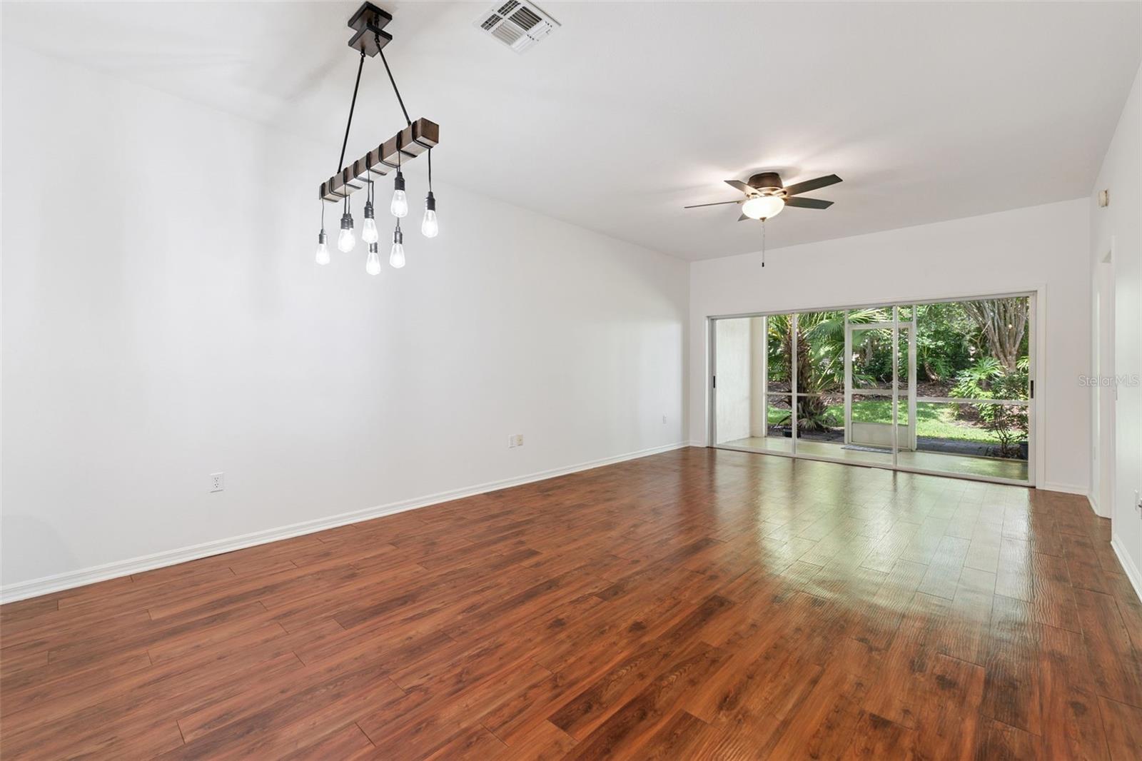 10 ENCLAVE DR