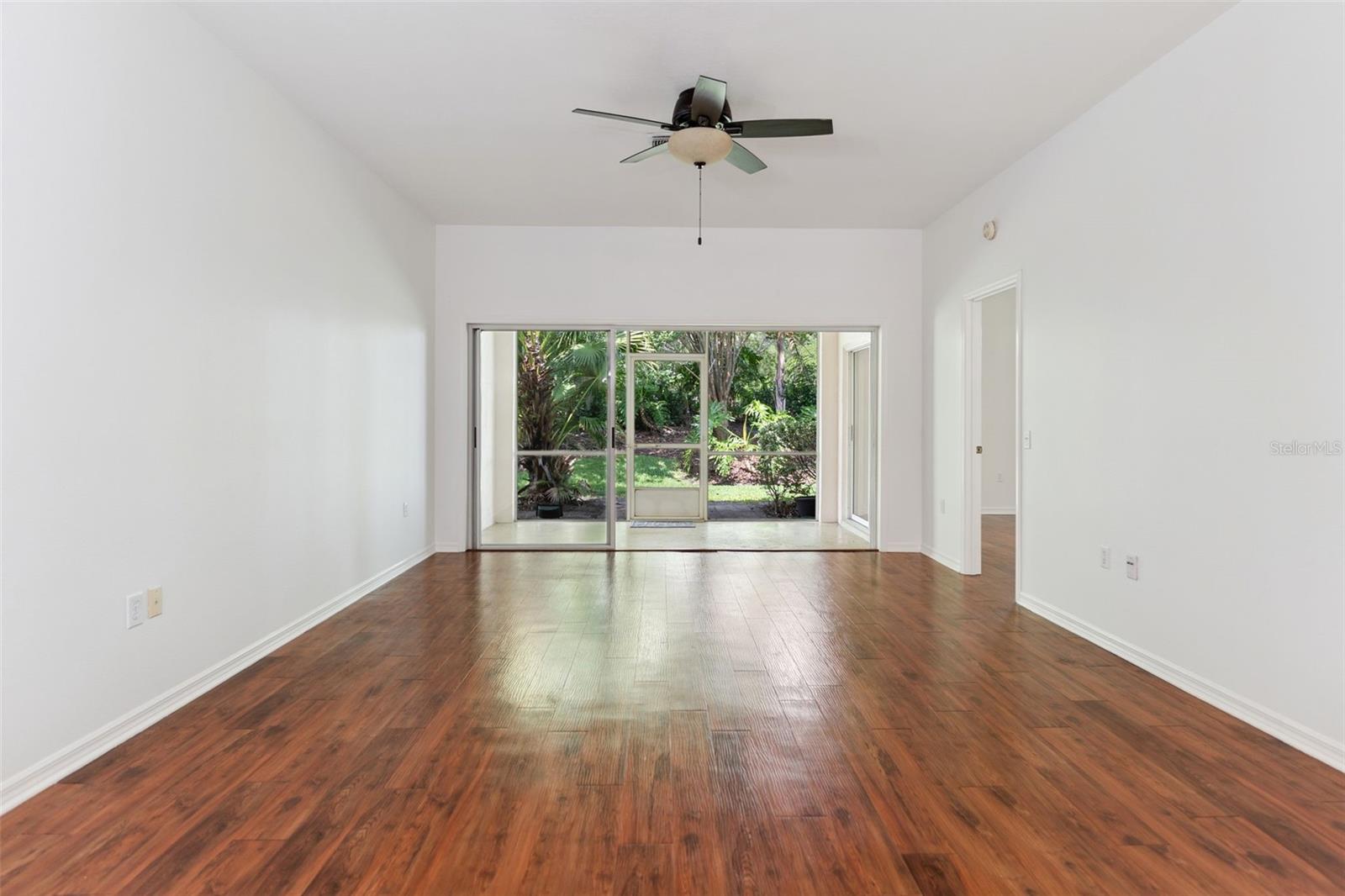 10 ENCLAVE DR