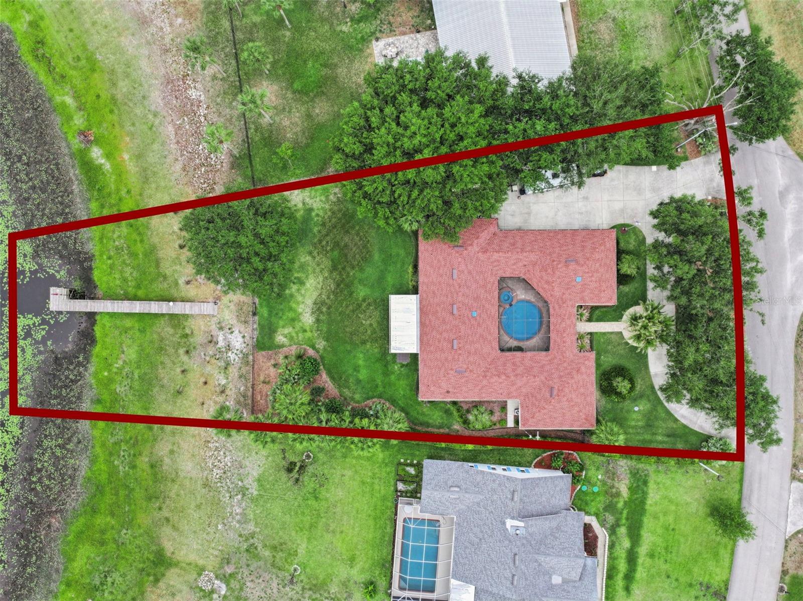 1041 COUNTRY LAKE CIR