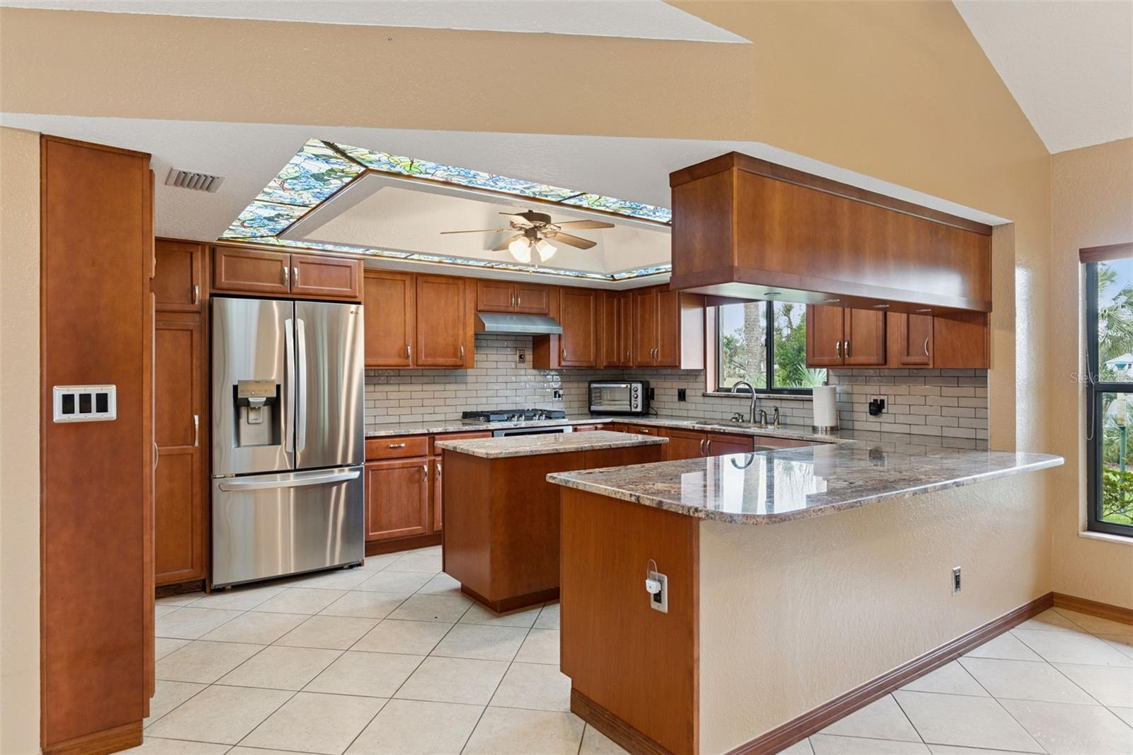 1041 COUNTRY LAKE CIR