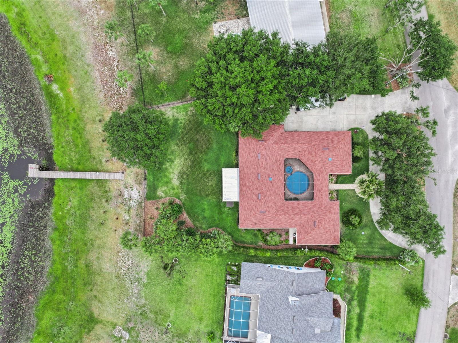 1041 COUNTRY LAKE CIR