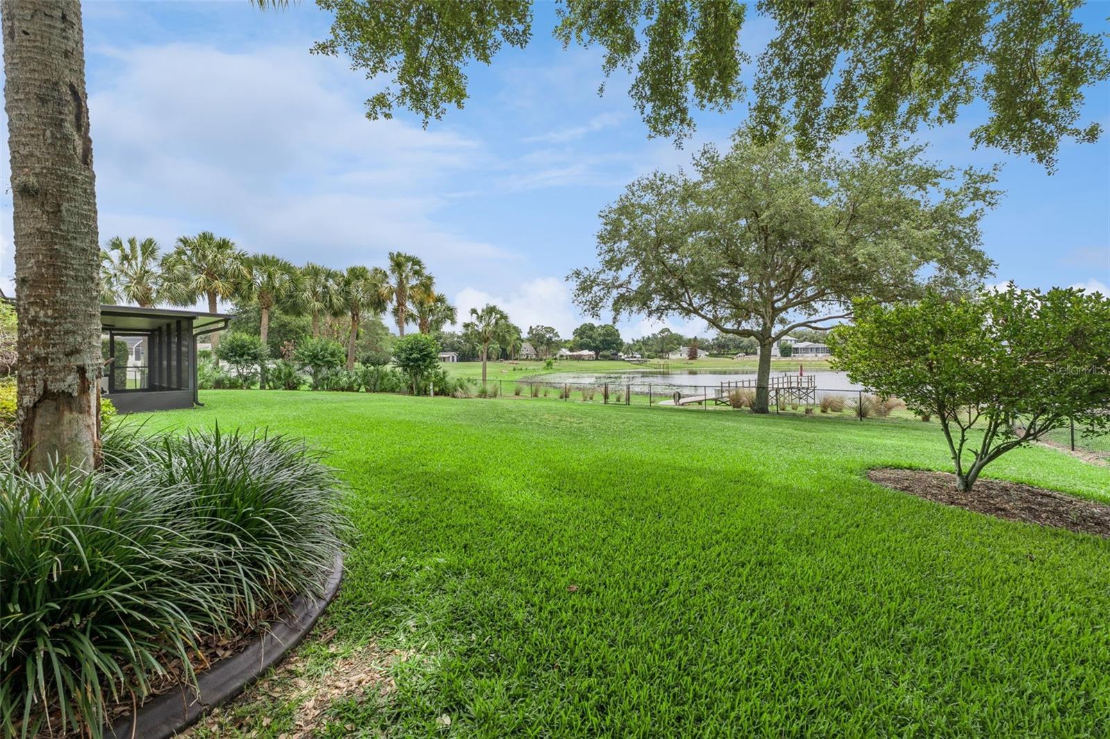 1041 COUNTRY LAKE CIR