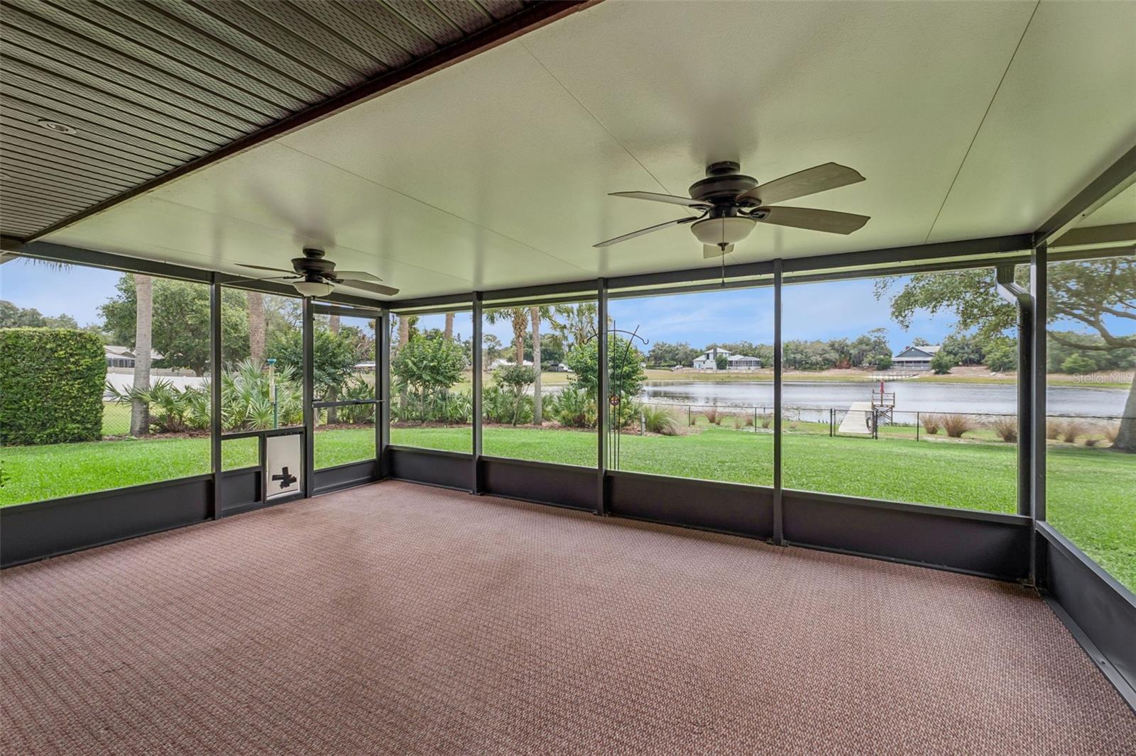 1041 COUNTRY LAKE CIR