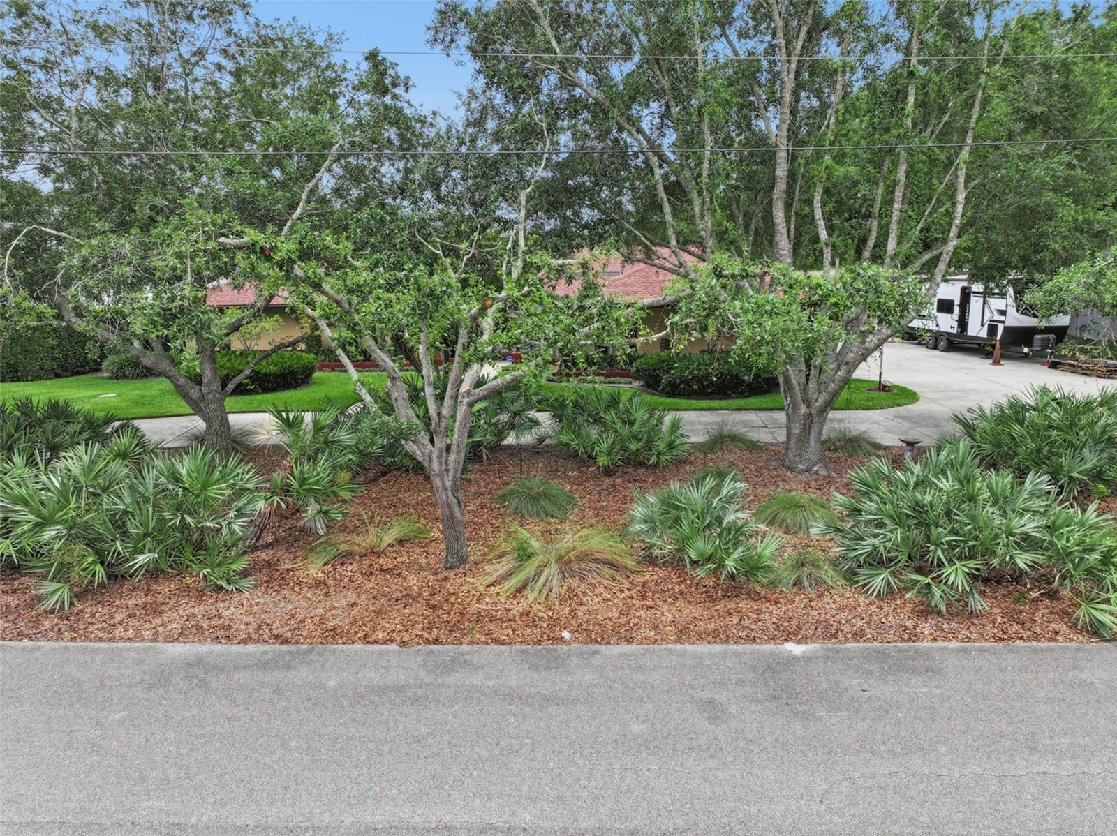 1041 COUNTRY LAKE CIR