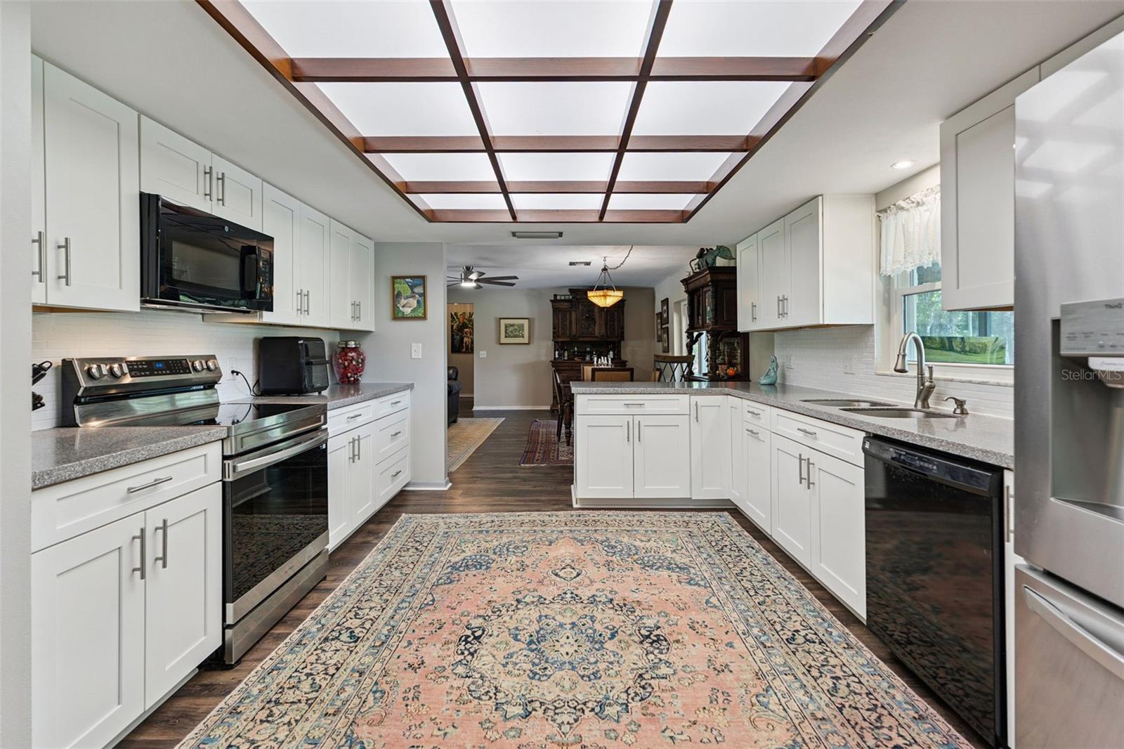 7651 LIMONIA DR