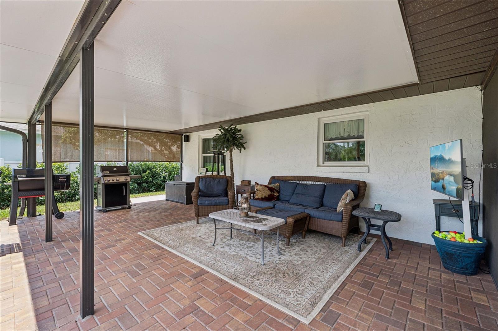 7651 LIMONIA DR