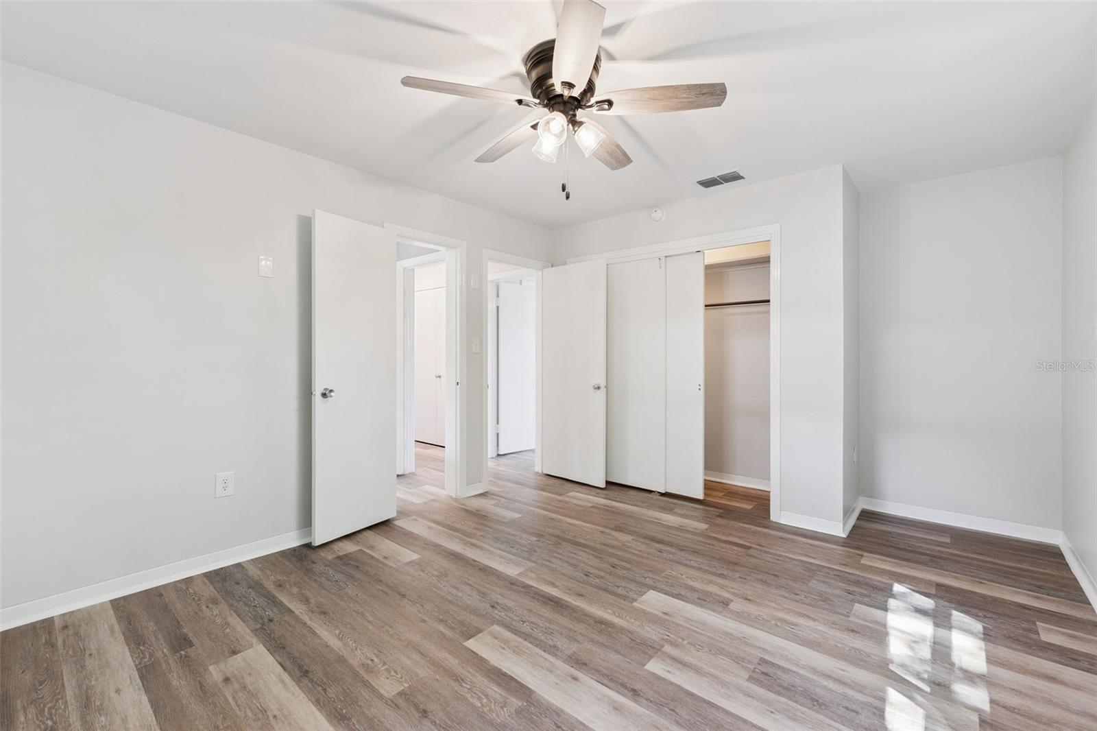 1024 SUNSET DR
