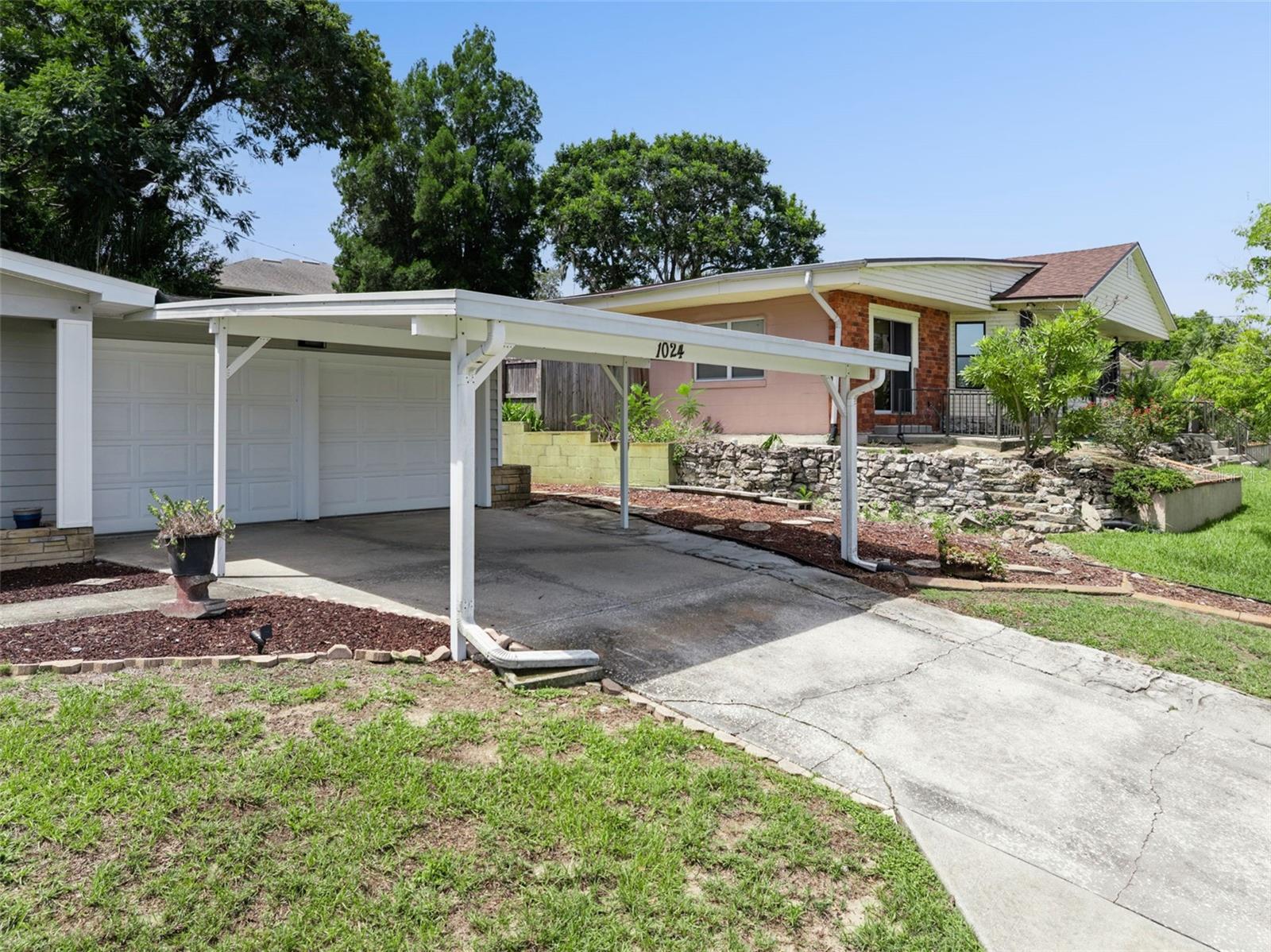 1024 SUNSET DR