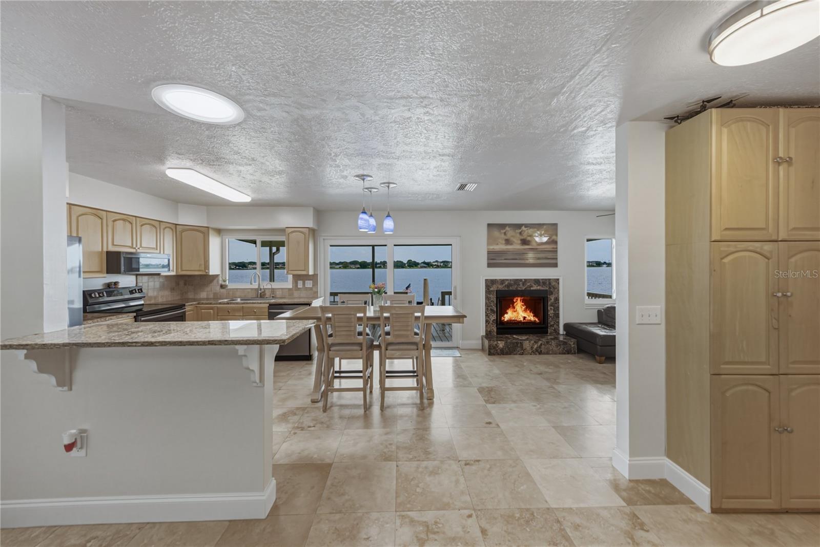 679 LAKE DEXTER CIR