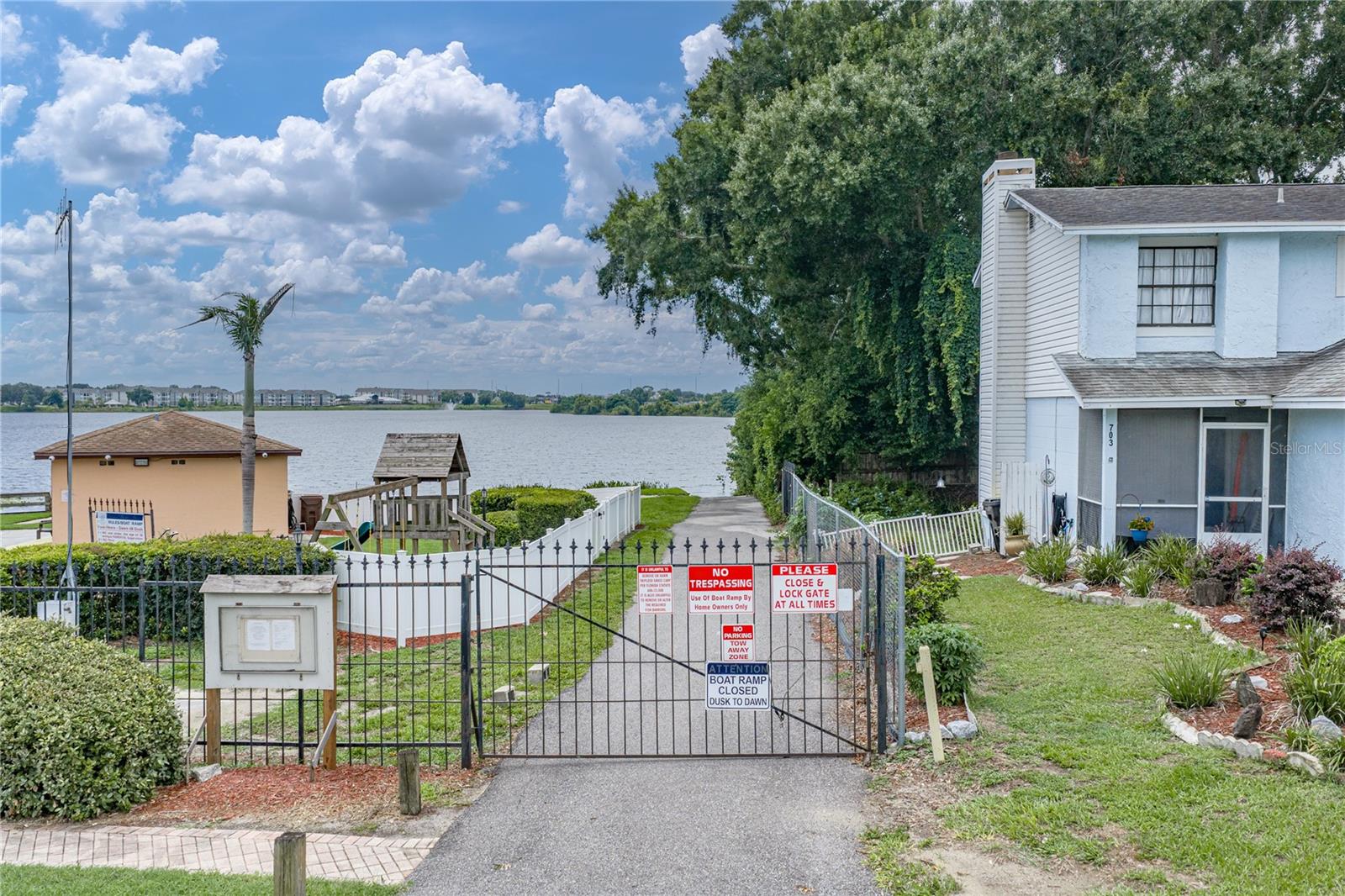 679 LAKE DEXTER CIR