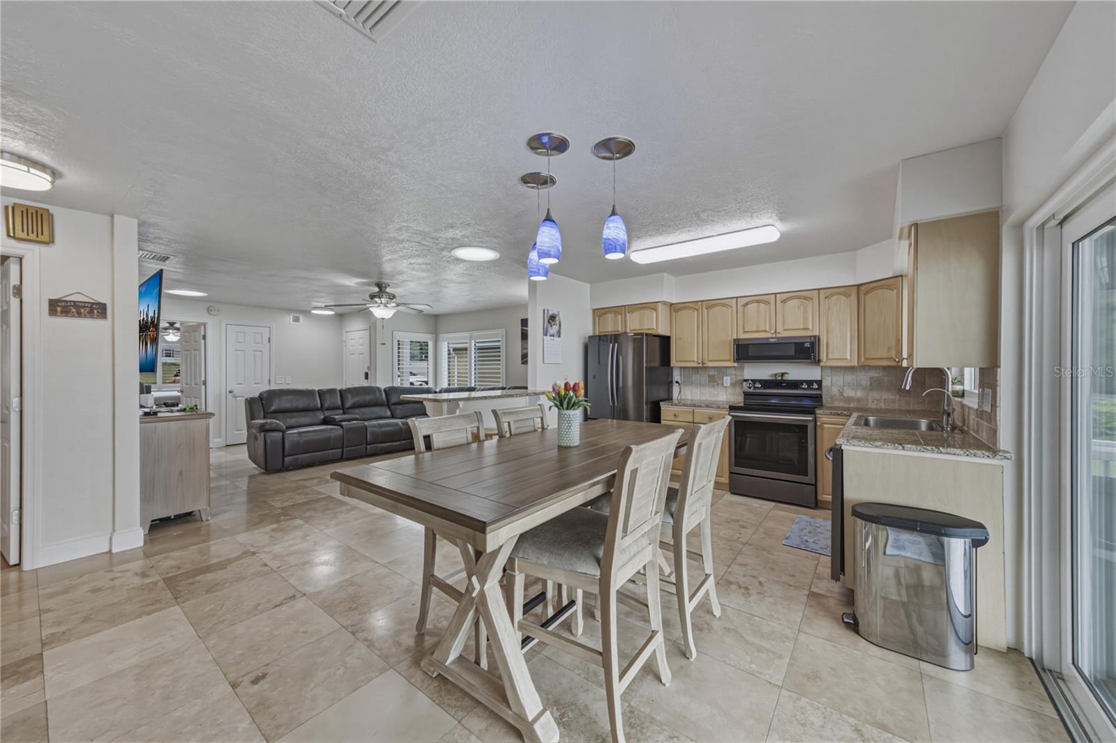 679 LAKE DEXTER CIR