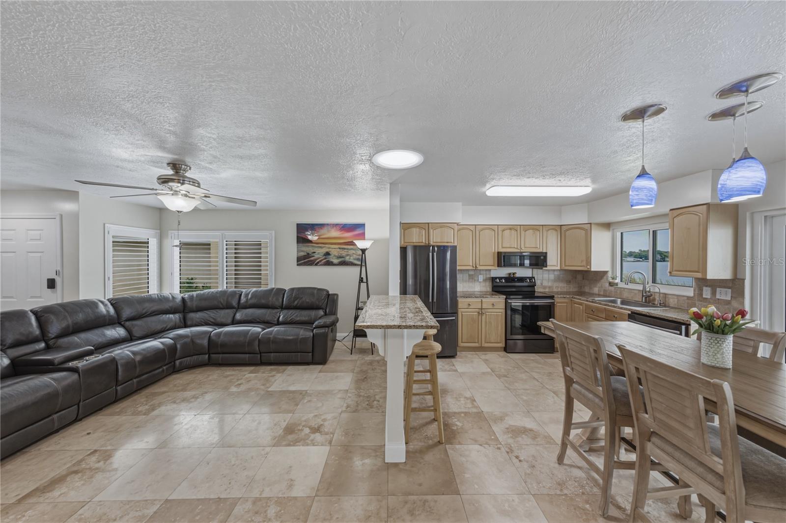 679 LAKE DEXTER CIR
