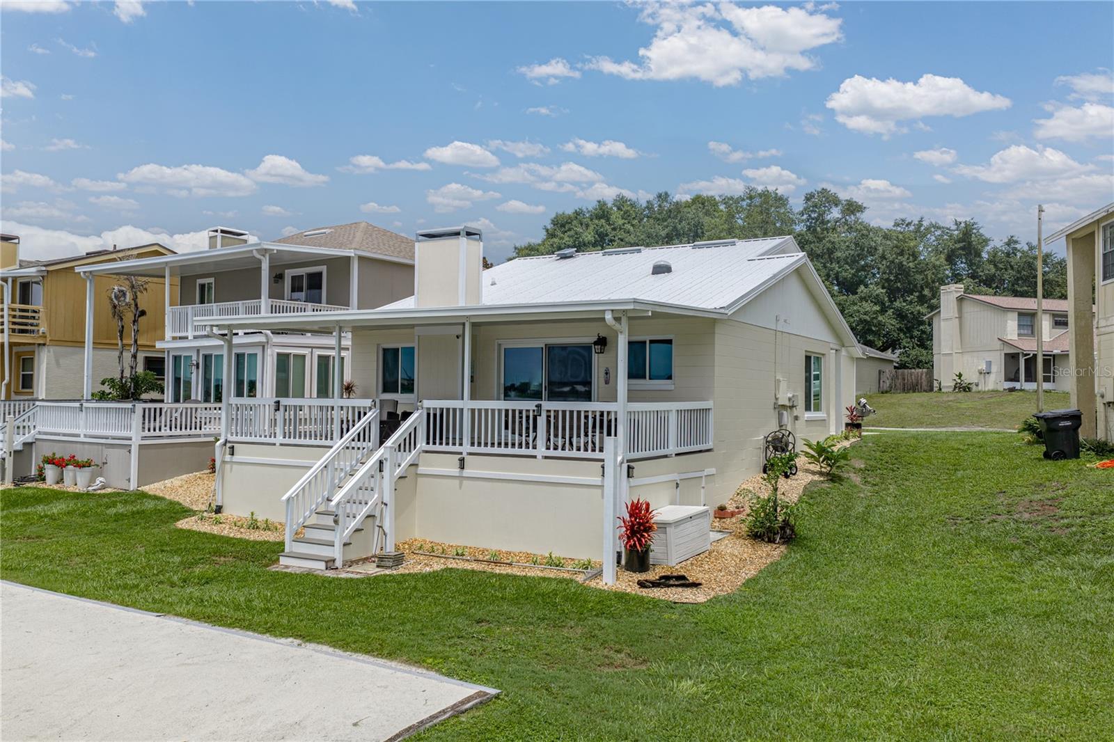 679 LAKE DEXTER CIR