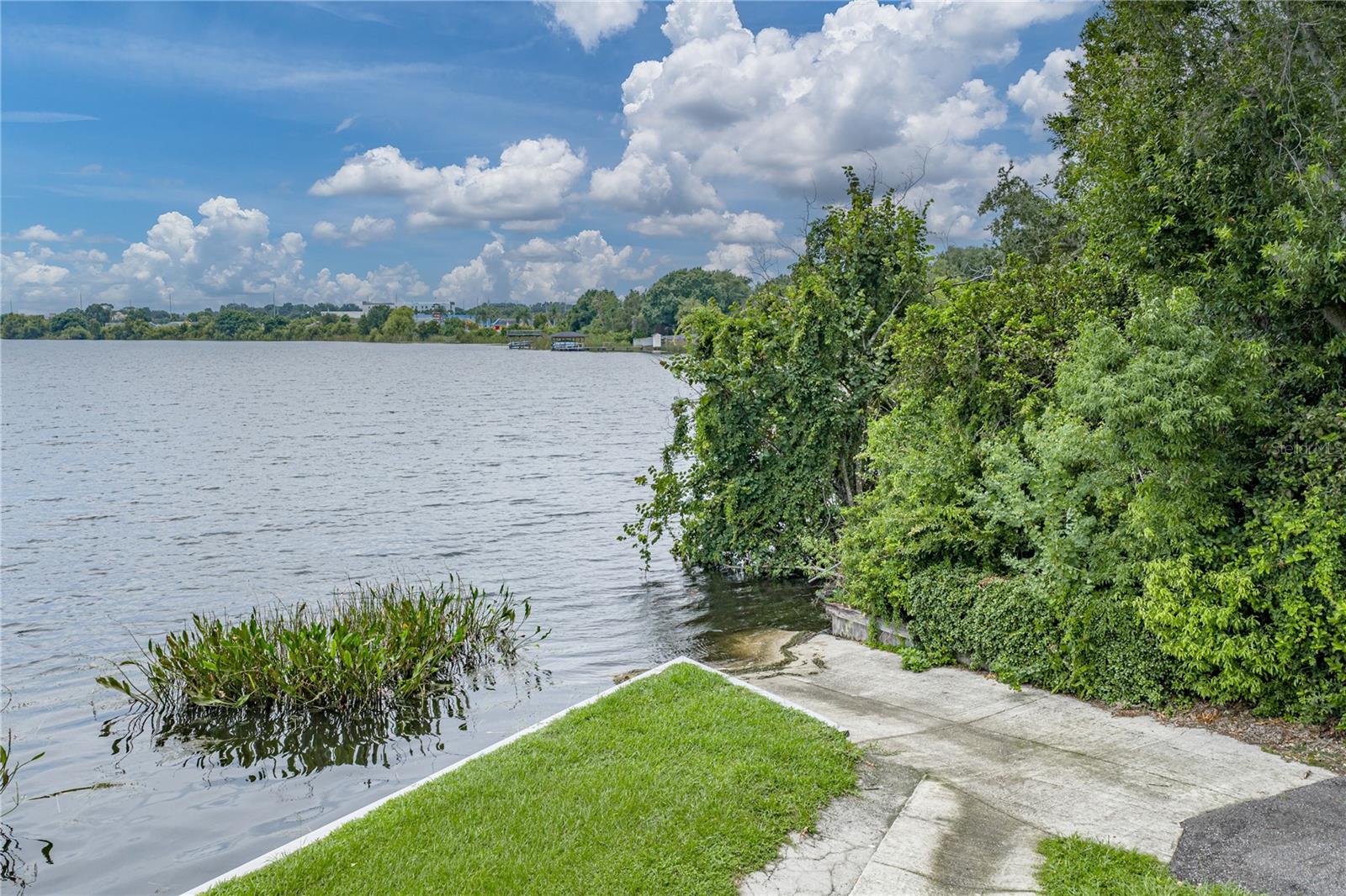679 LAKE DEXTER CIR