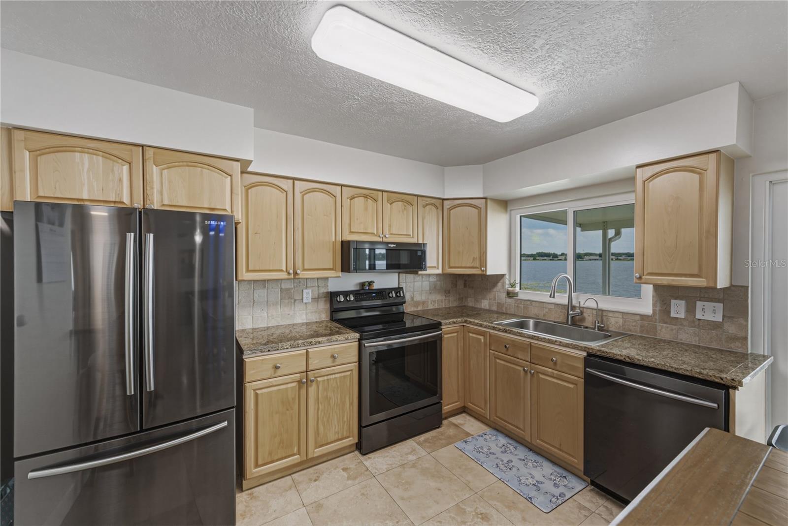 679 LAKE DEXTER CIR