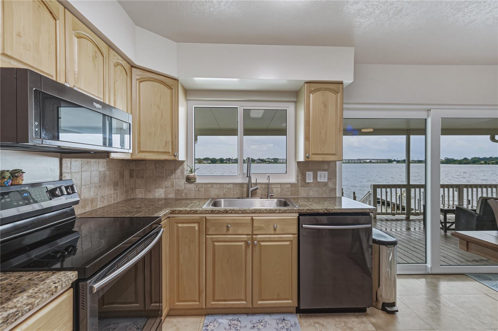 679 LAKE DEXTER CIR
