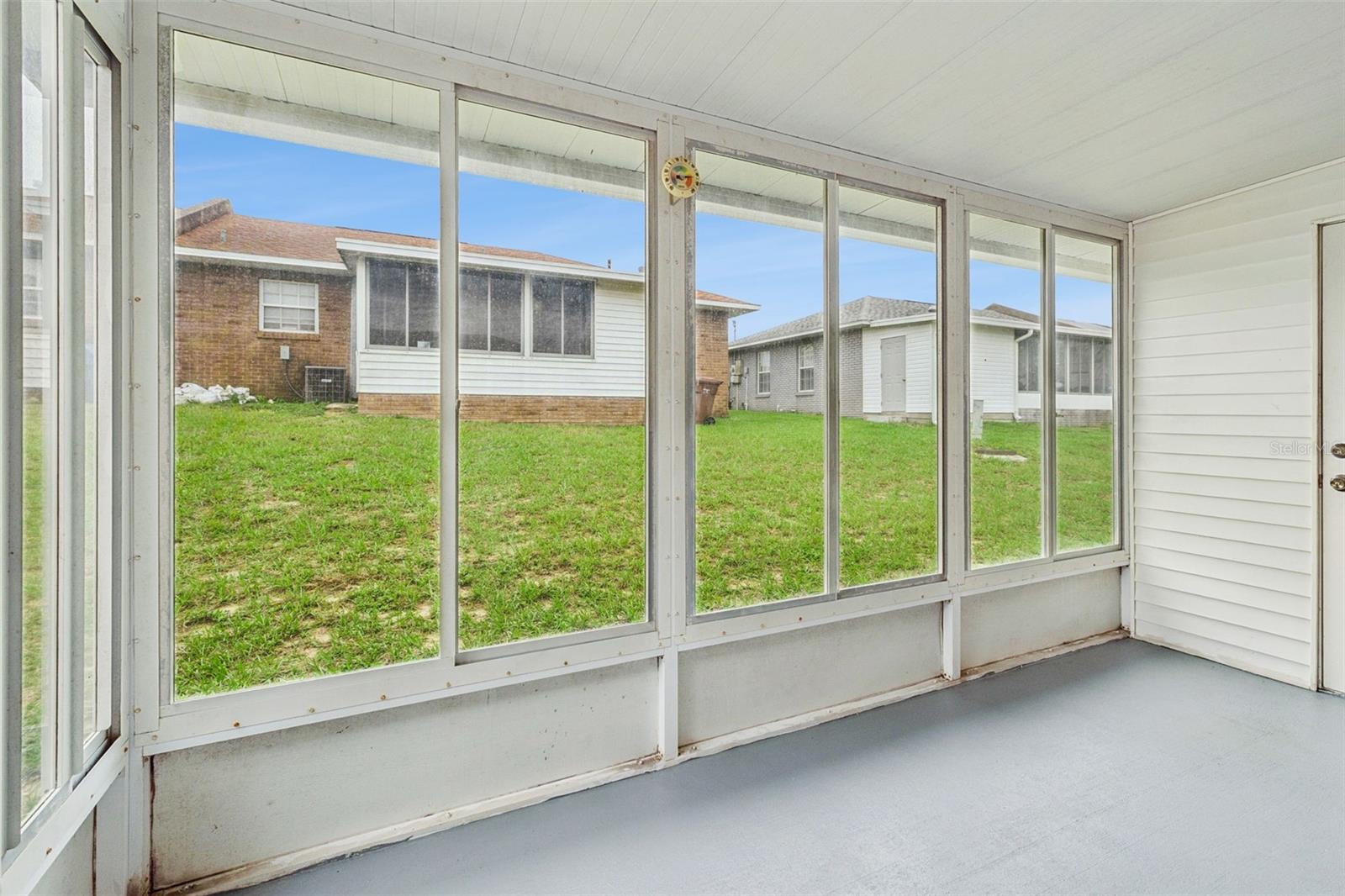 1433 THOUSAND ROSES AVE W
