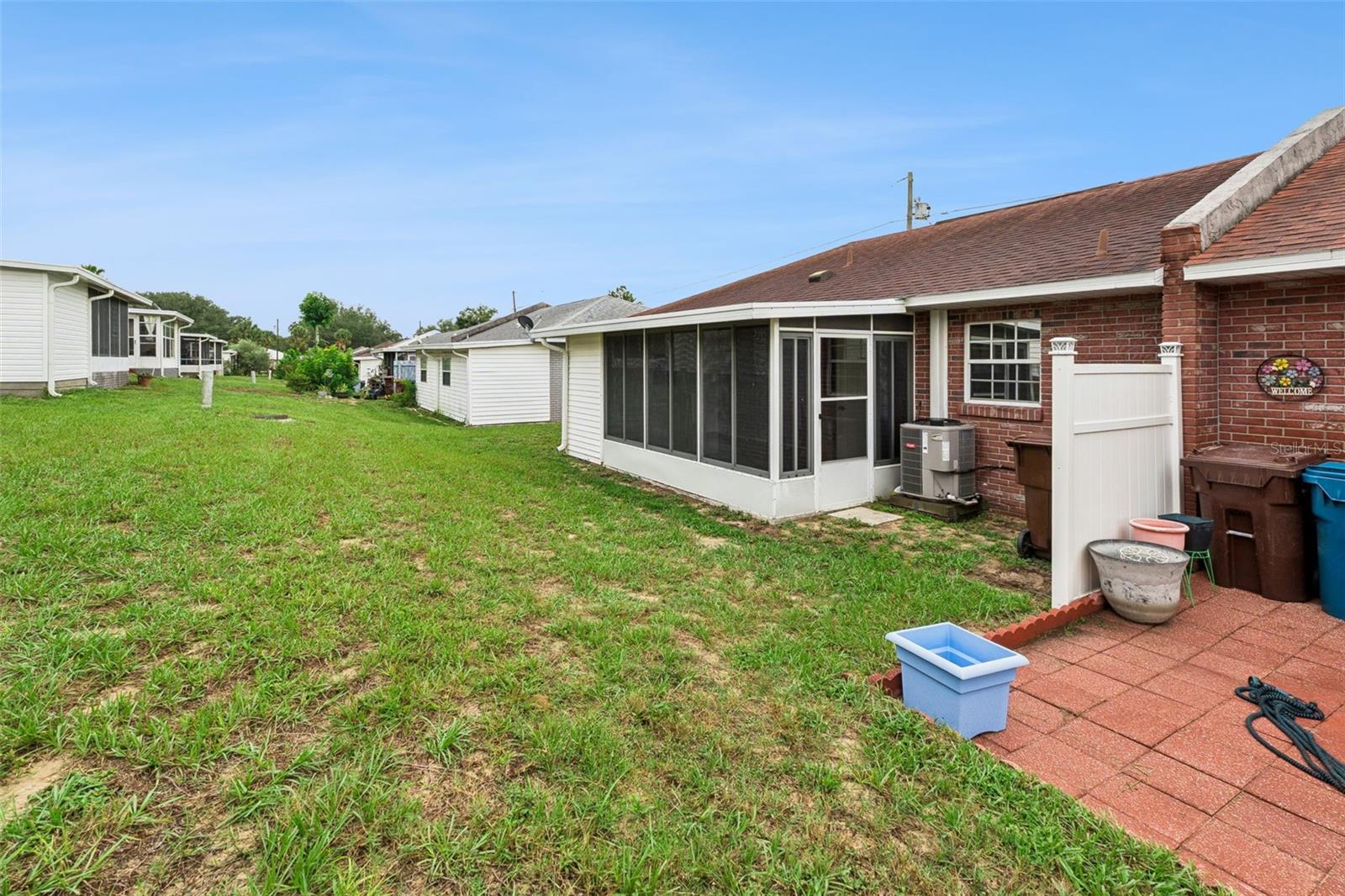 1433 THOUSAND ROSES AVE W