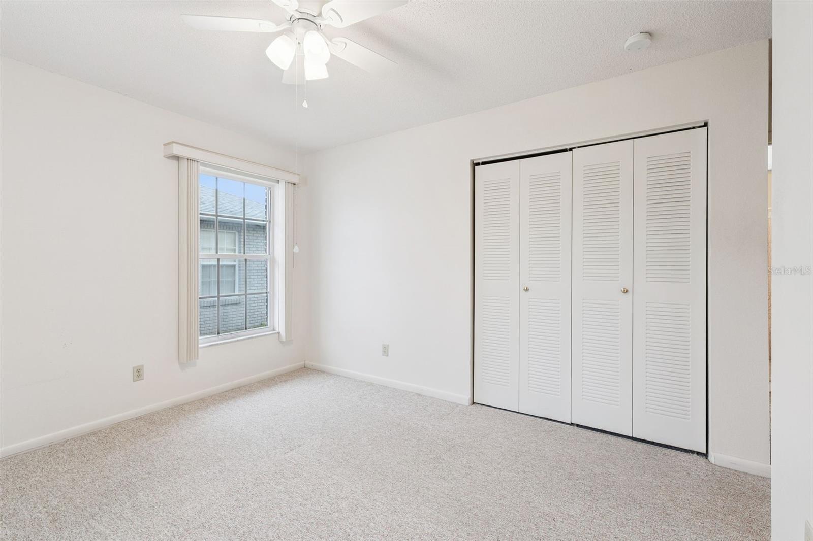 1433 THOUSAND ROSES AVE W